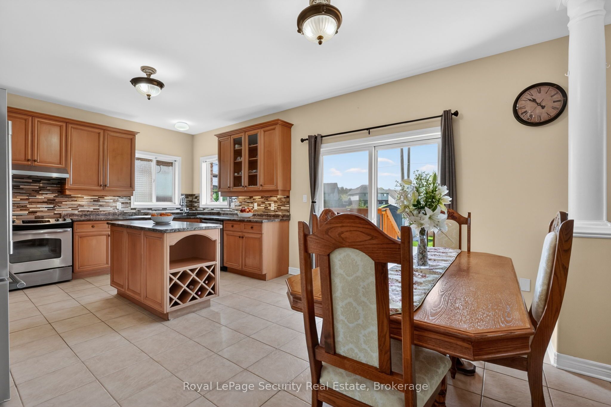 37 Fredonia Crescent Property Photo 17