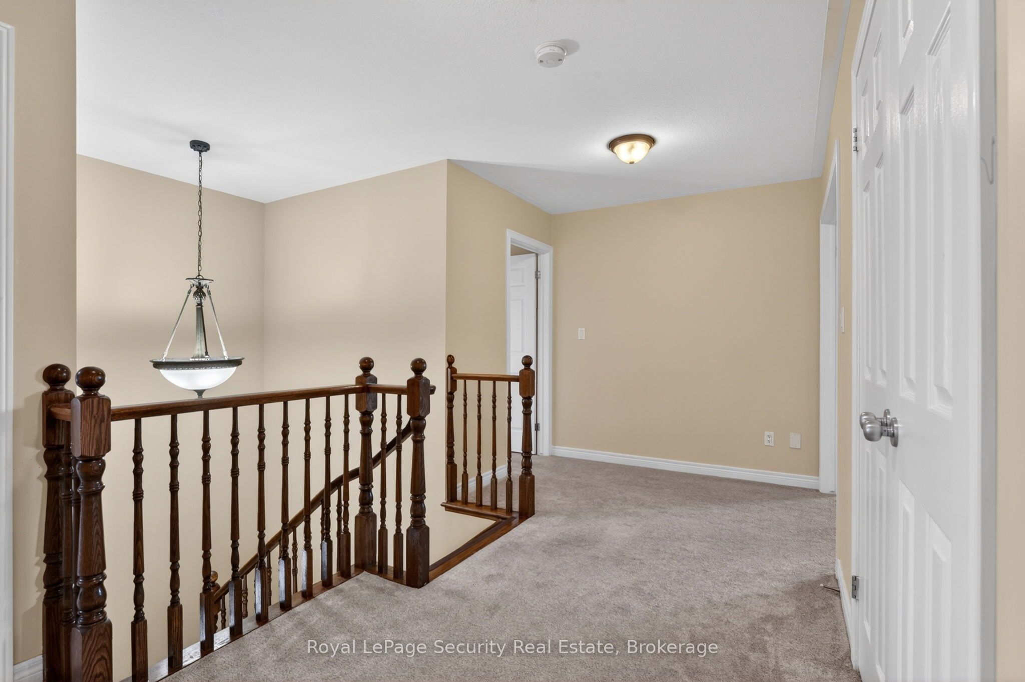 37 Fredonia Crescent Property Photo 23