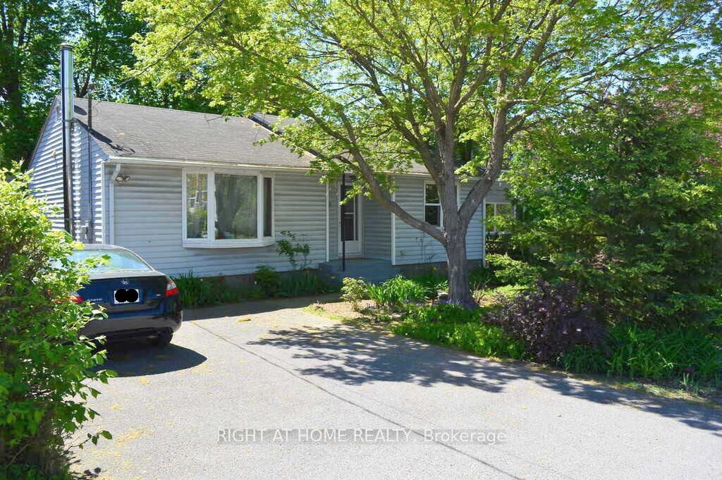 200 Woodroffe Avenue Property Photo 1
