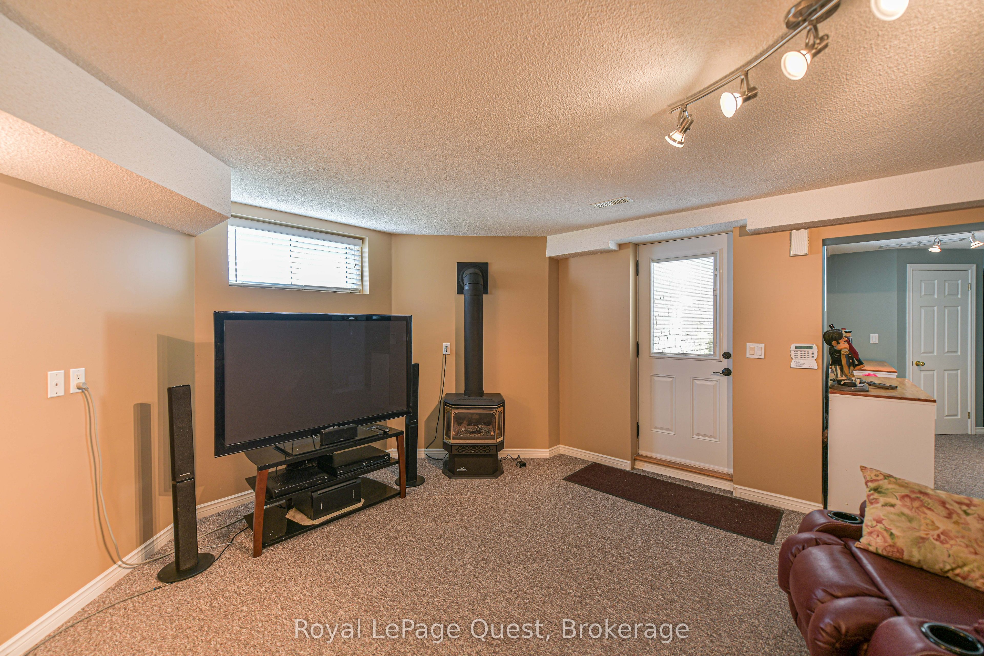50 Park Lane Property Photo 34