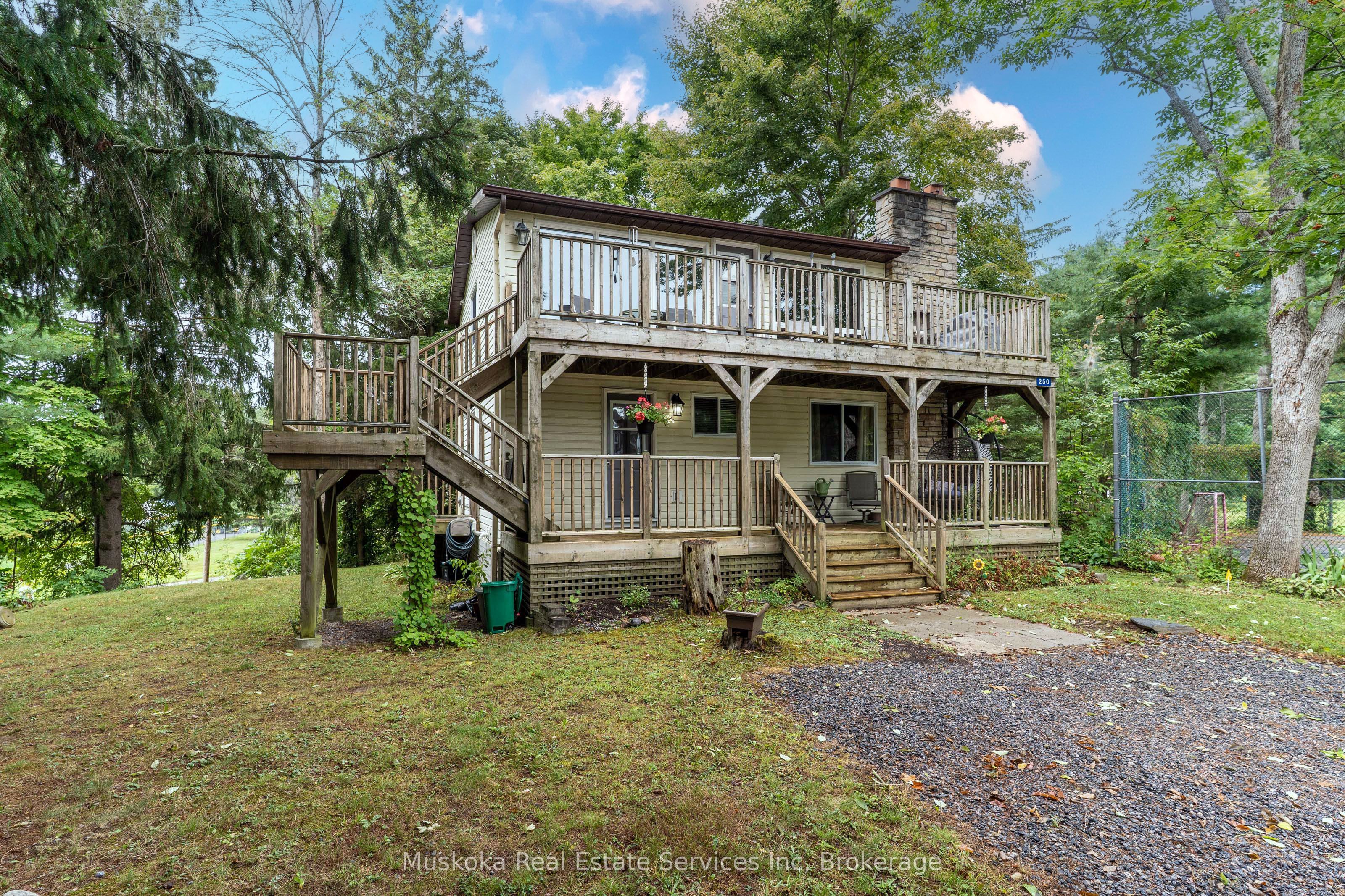 250 Wapaska Crescent Property Photo 1