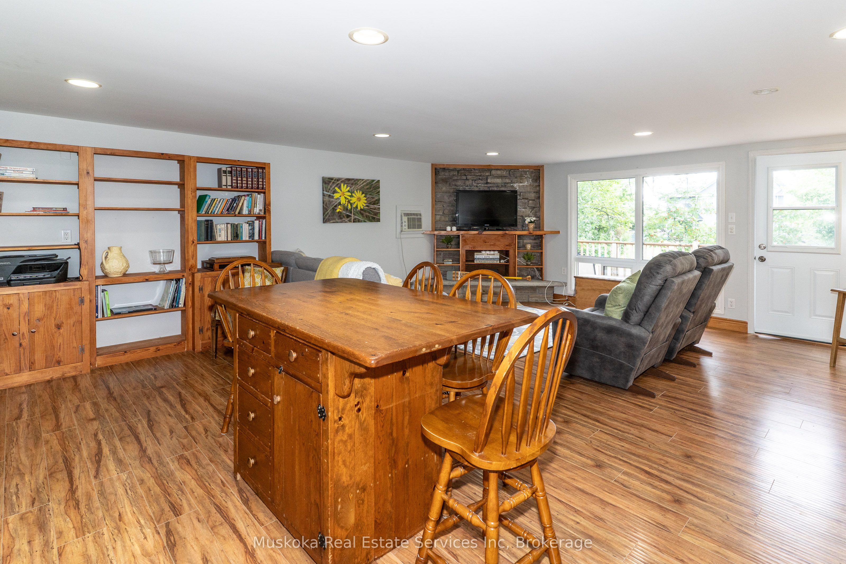 250 Wapaska Crescent Property Photo 6