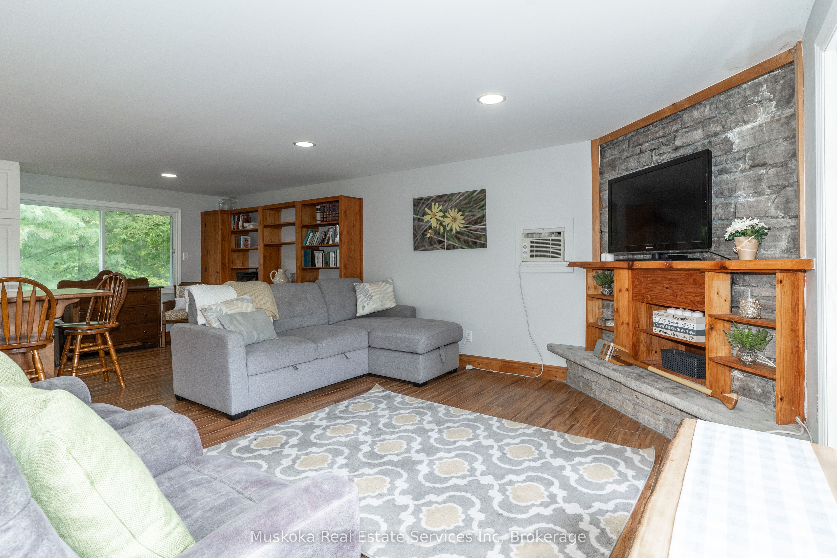 250 Wapaska Crescent Property Photo 7