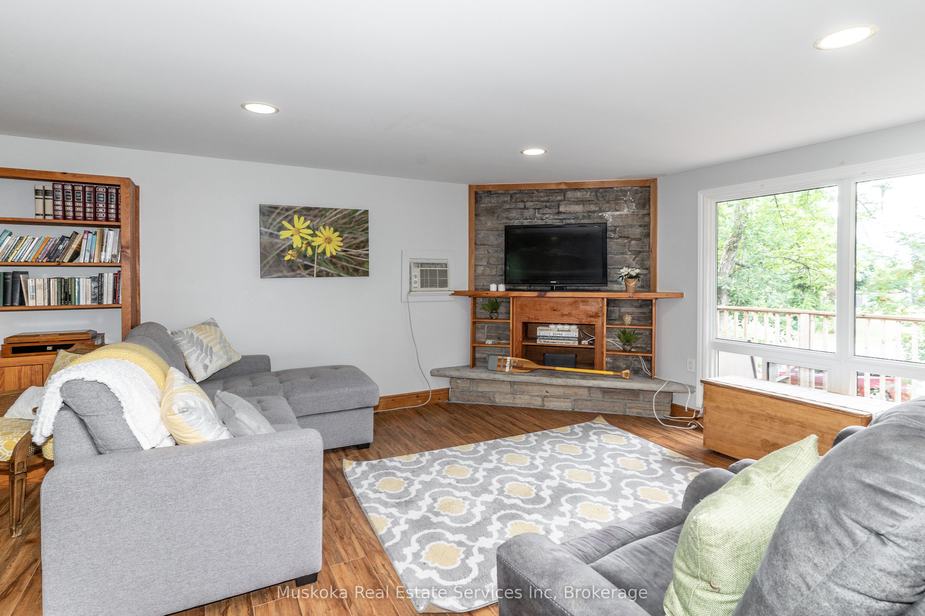 250 Wapaska Crescent Property Photo 10