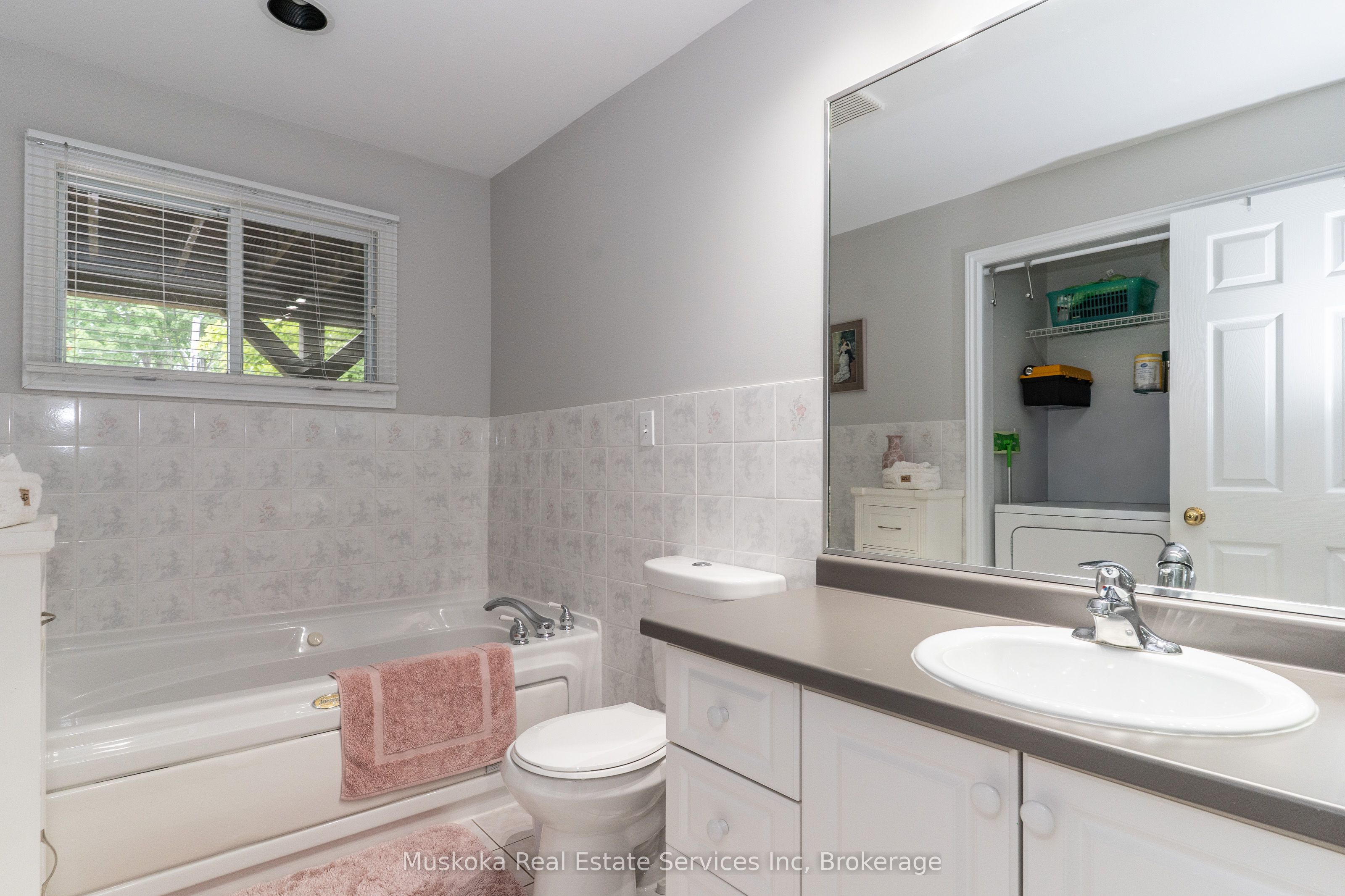 250 Wapaska Crescent Property Photo 17