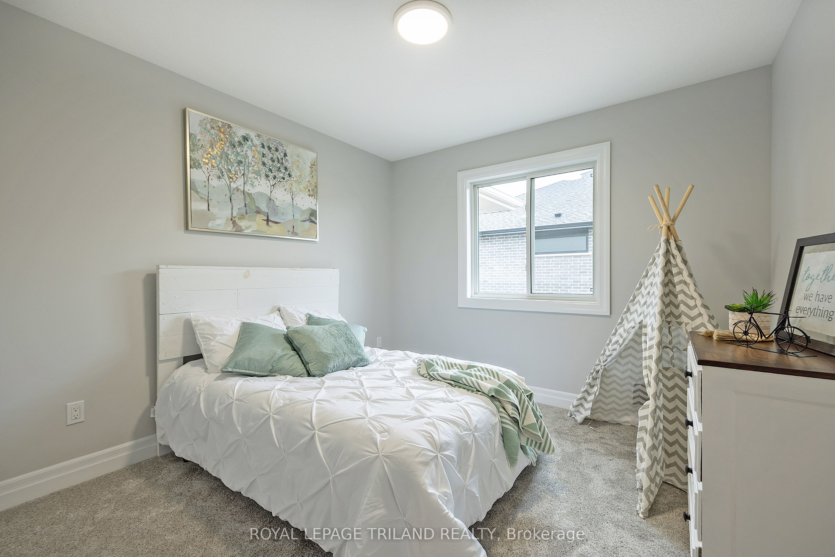 127 Lila Street Property Photo 23