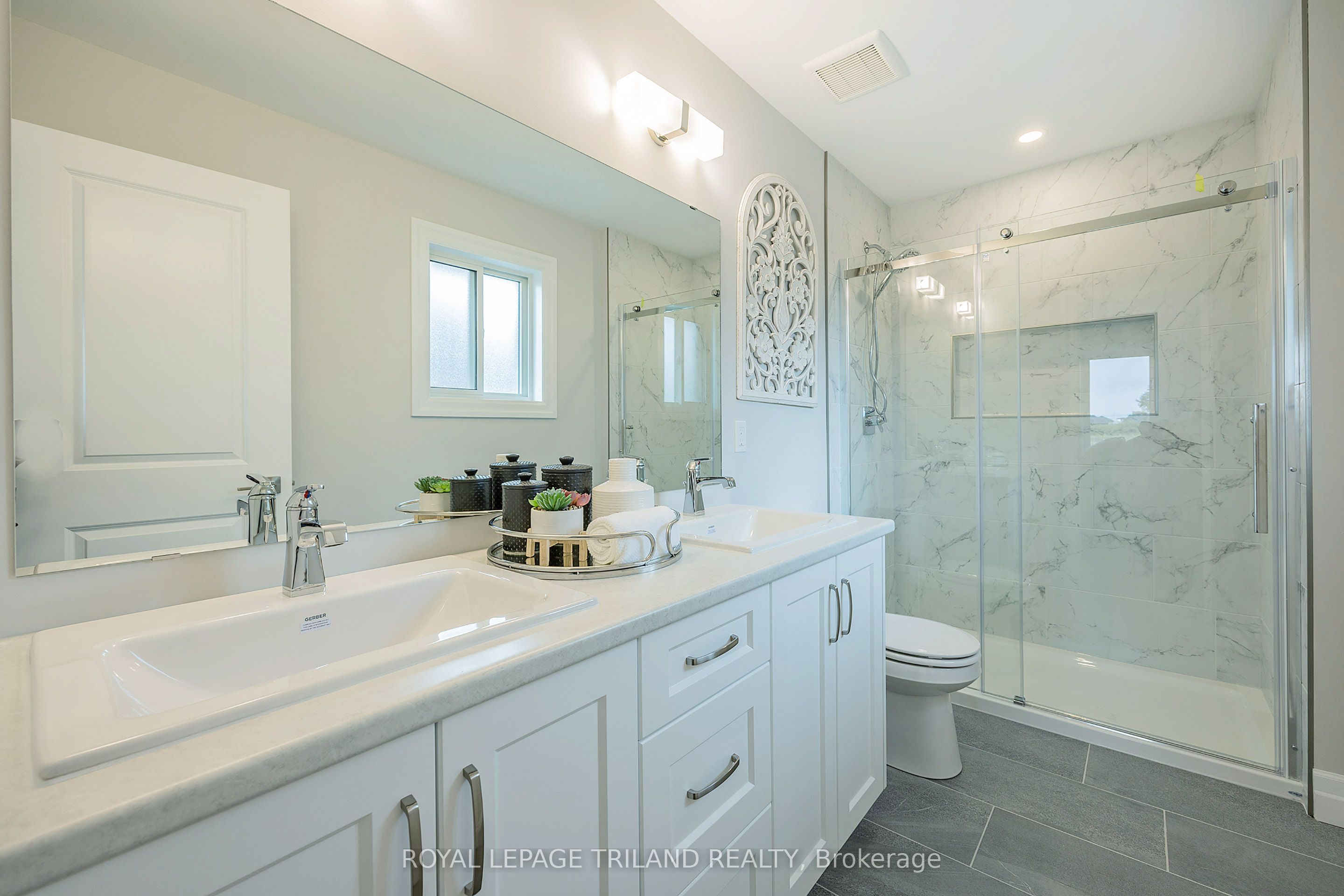 127 Lila Street Property Photo 27