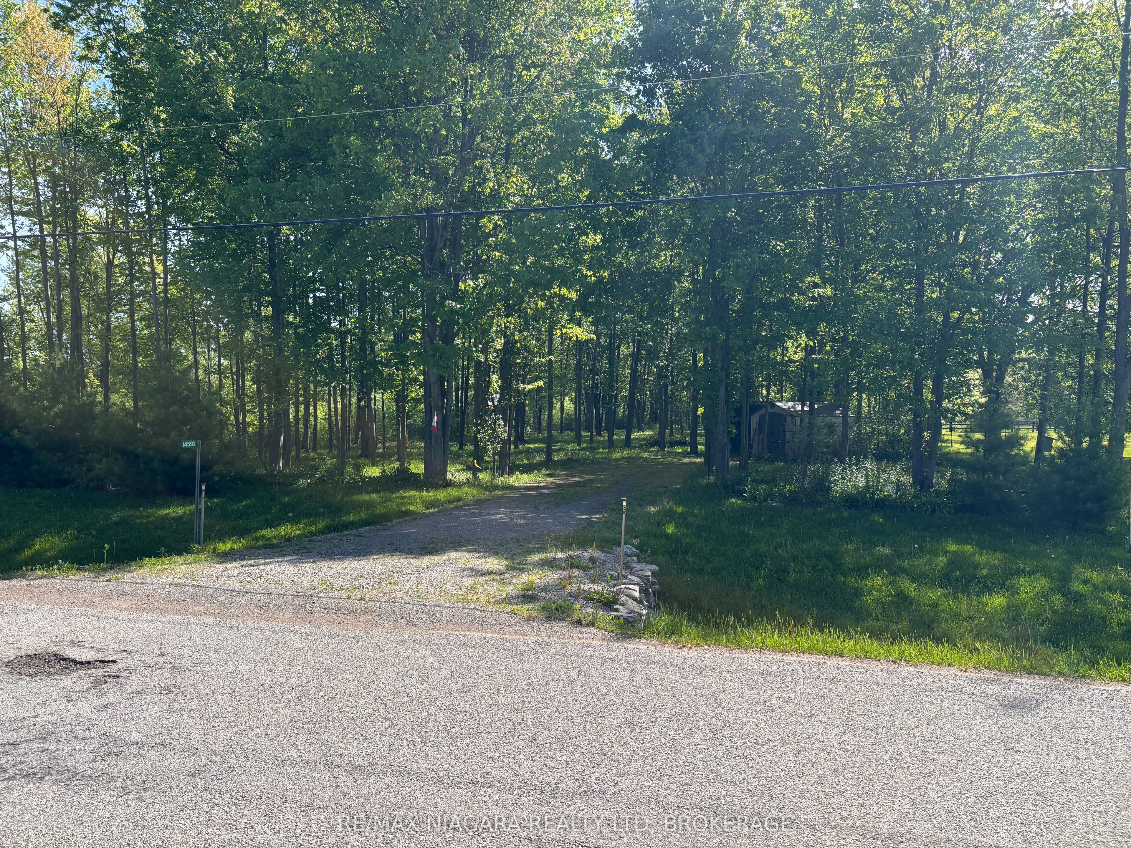 14592 Morris Road N Property Photo 1