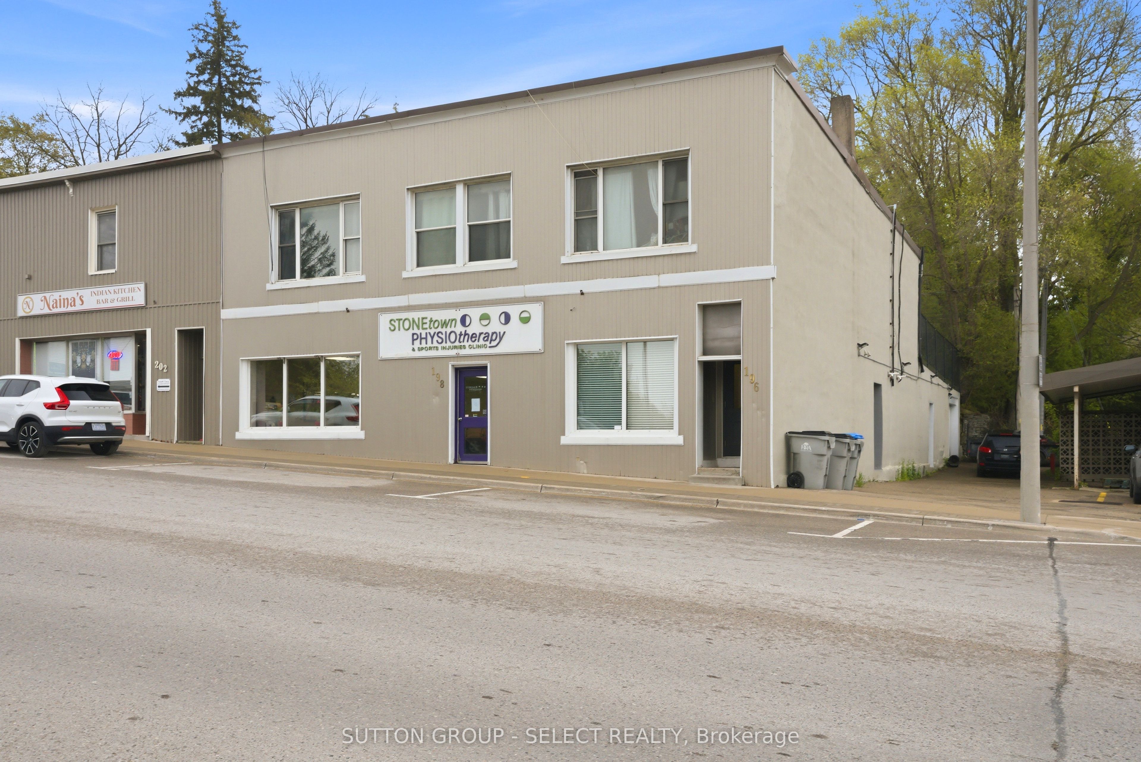 196-198 Queen Street E Property Photo 1