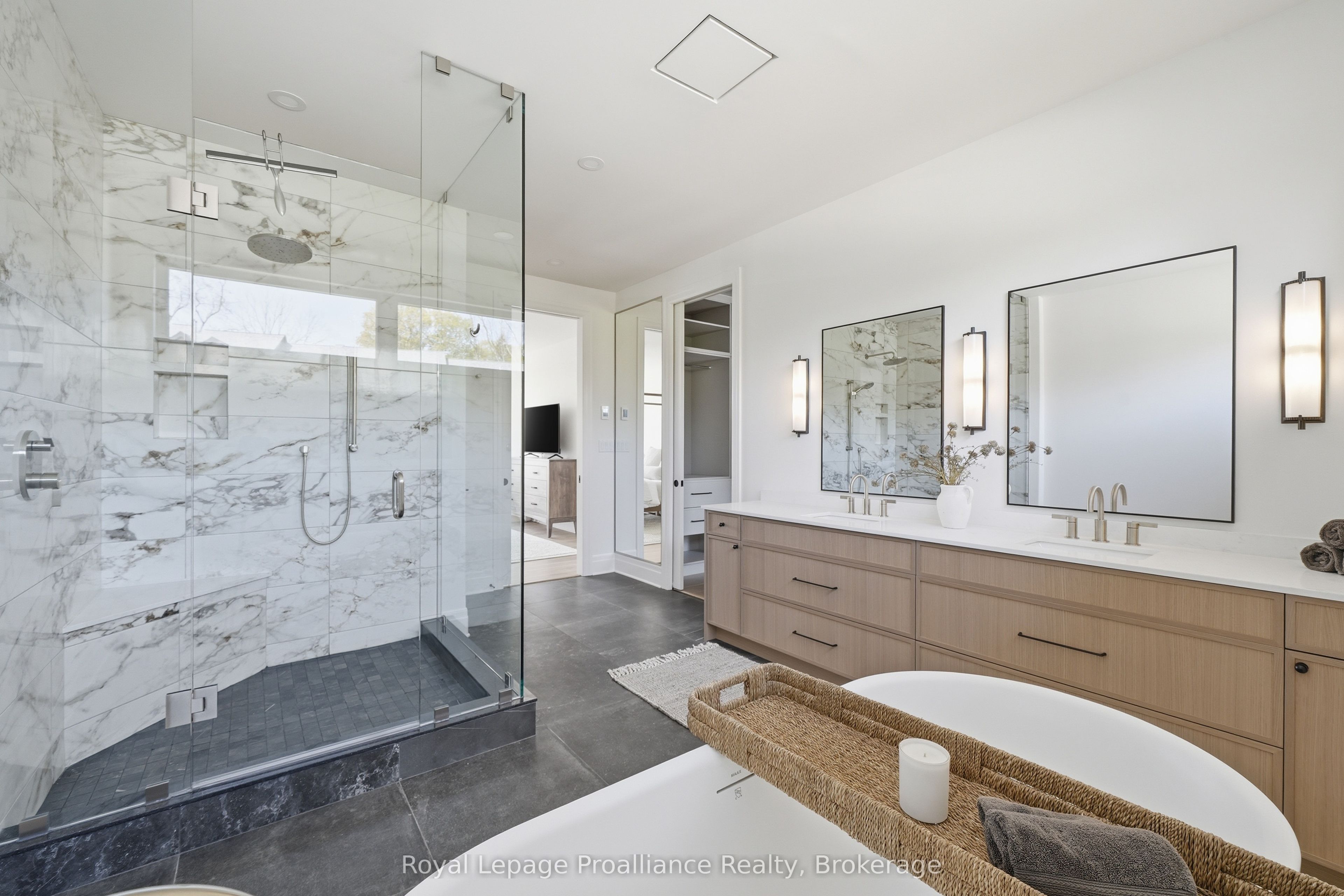 107 Villeneuve Drive Property Photo 32