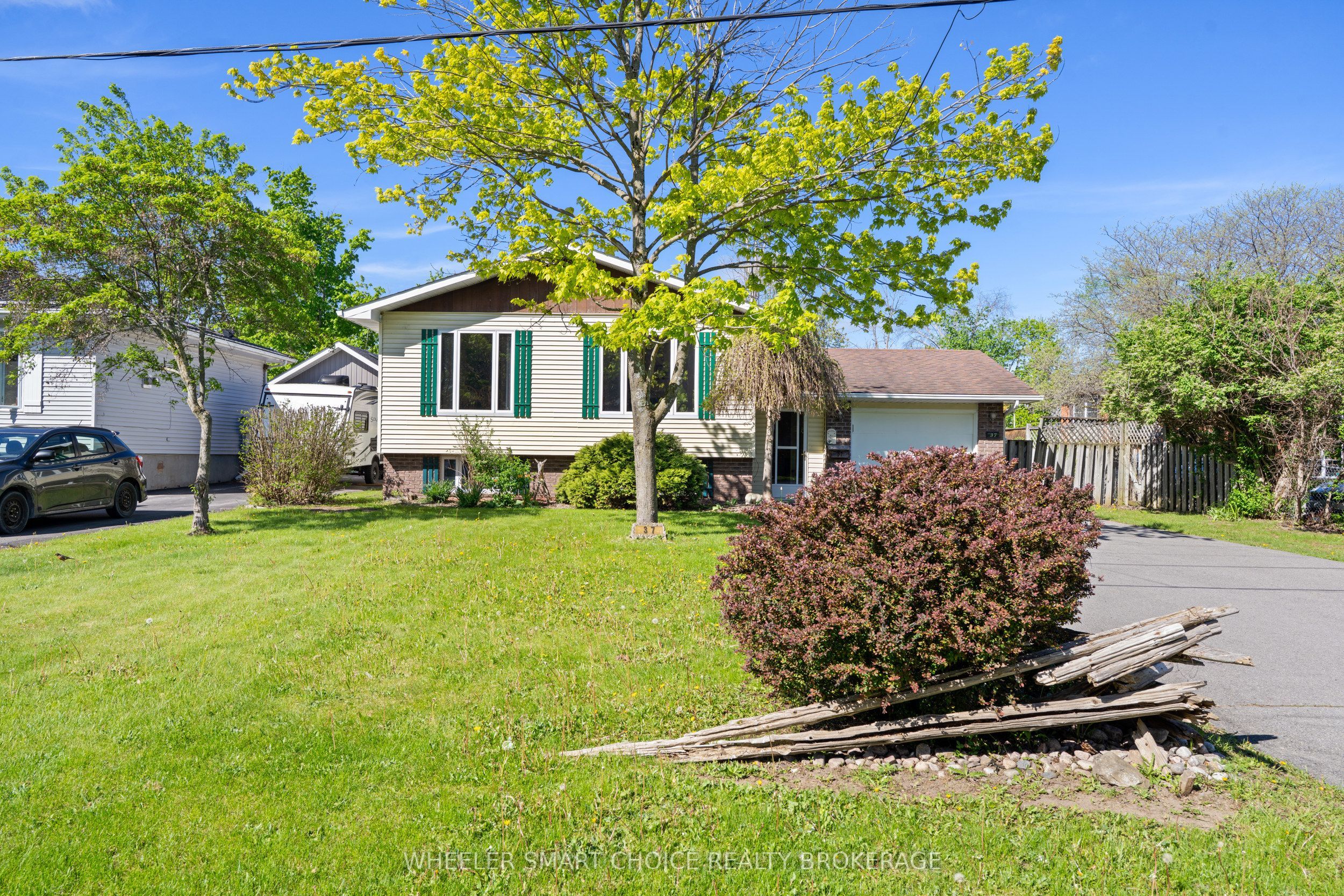 37 Dickinson Drive Property Photo 2