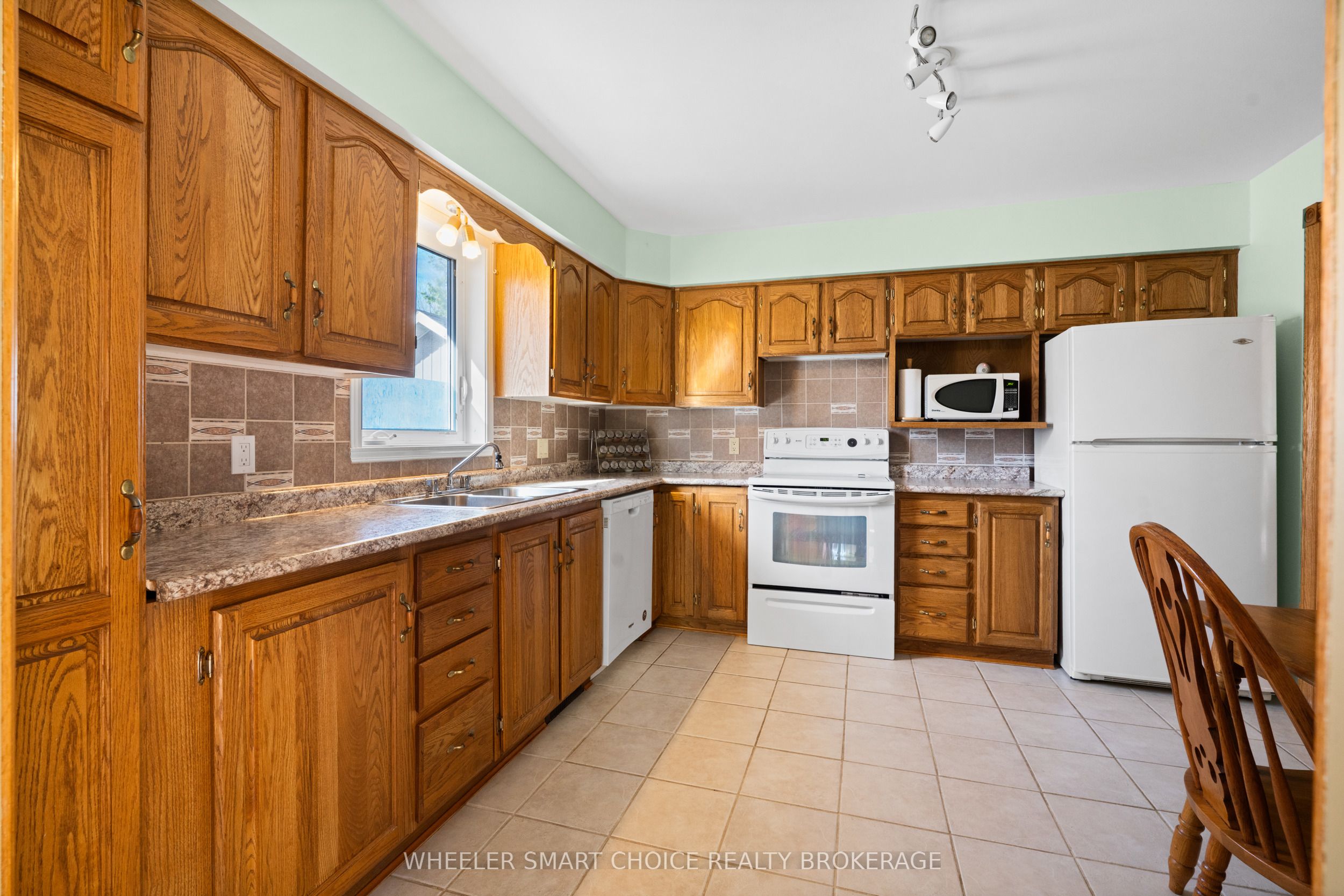37 Dickinson Drive Property Photo 11