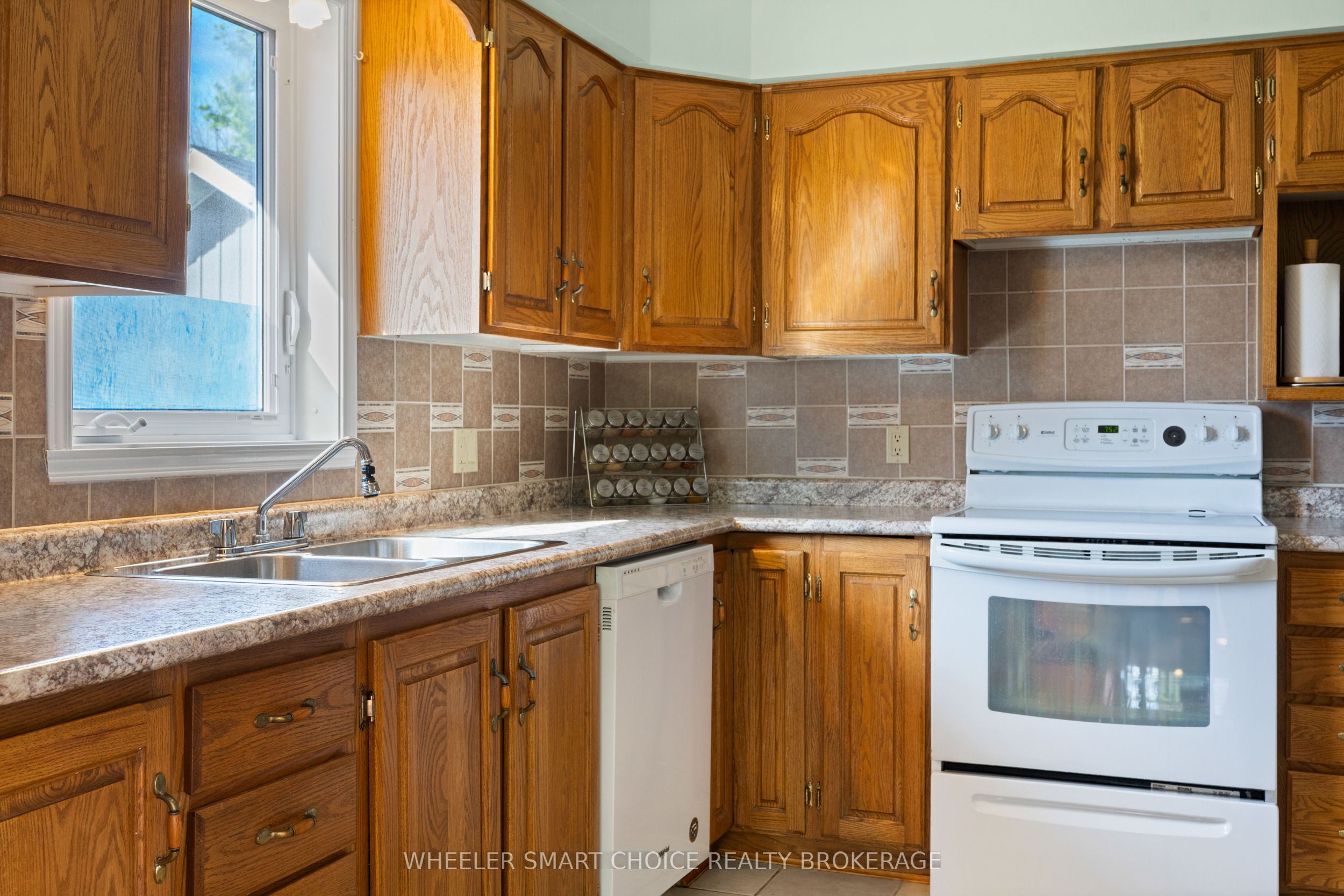 37 Dickinson Drive Property Photo 12
