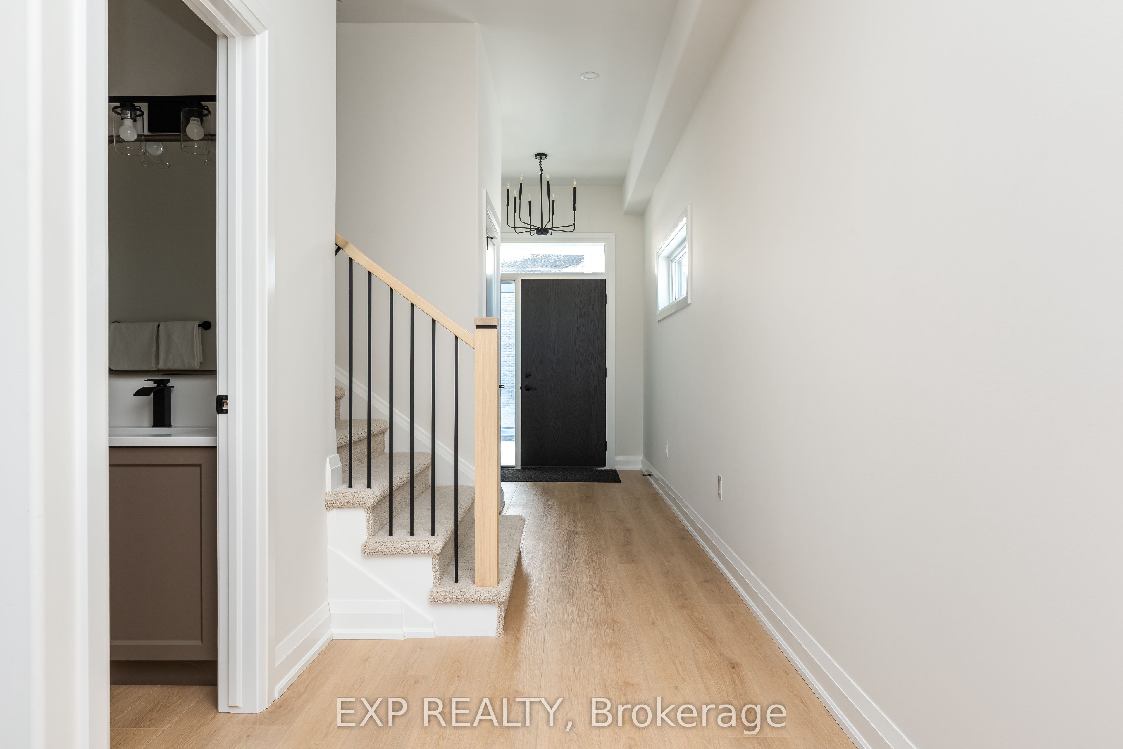 6152 Curlin Crescent Property Photo 2