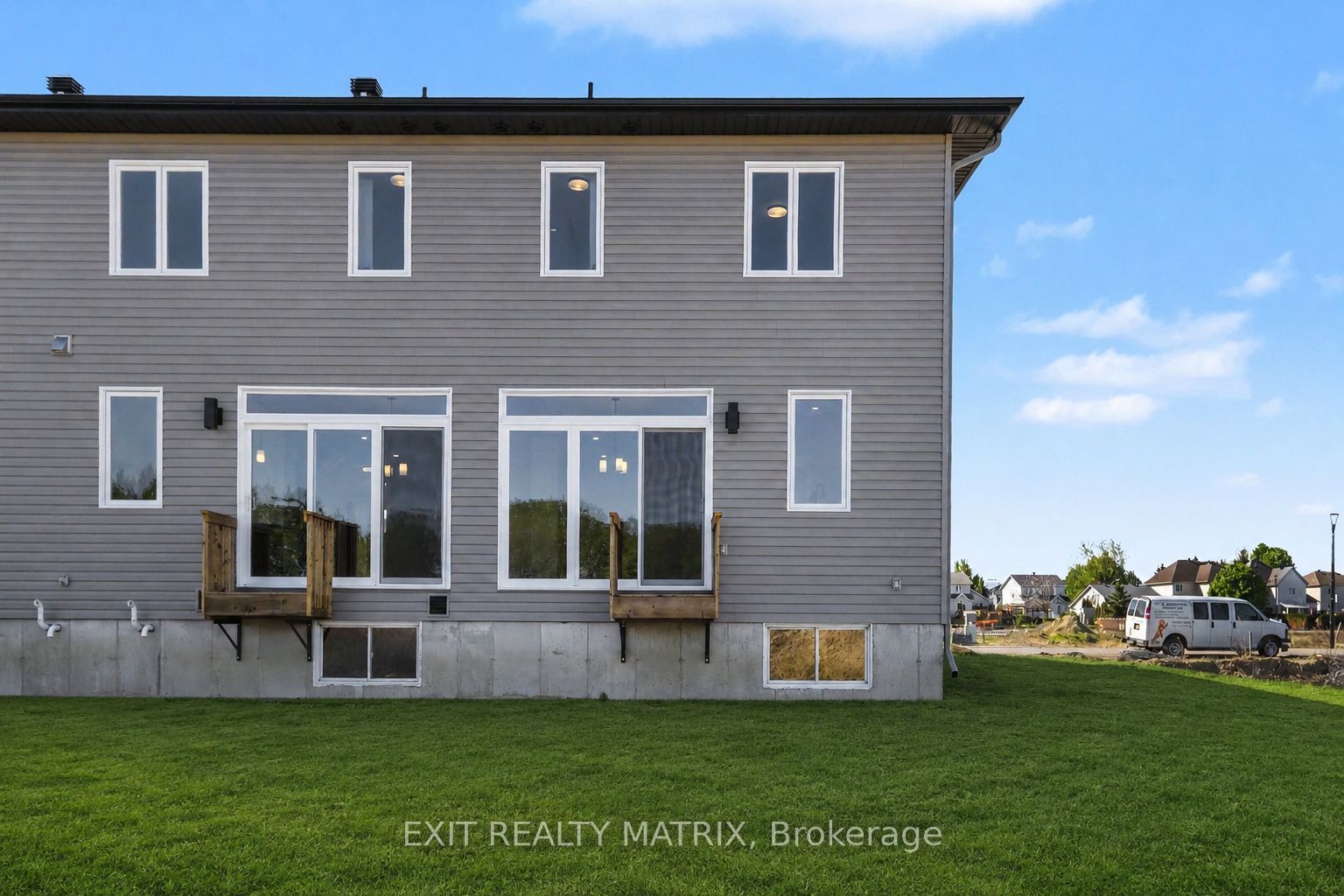533 Regina Street Property Photo 9