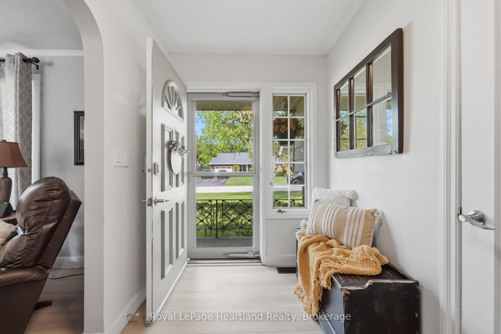 36589 Dunlop Drive Property Photo 3
