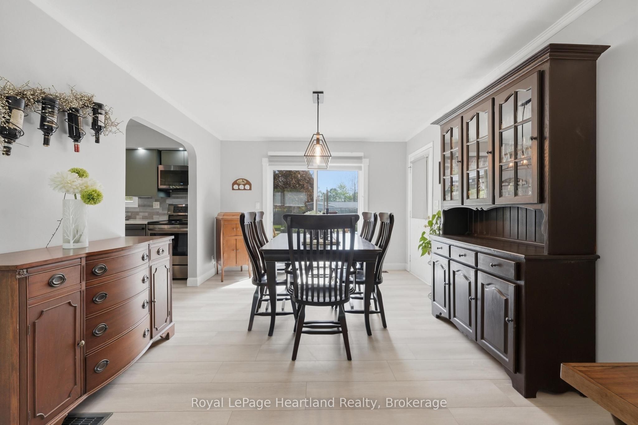36589 Dunlop Drive Property Photo 8