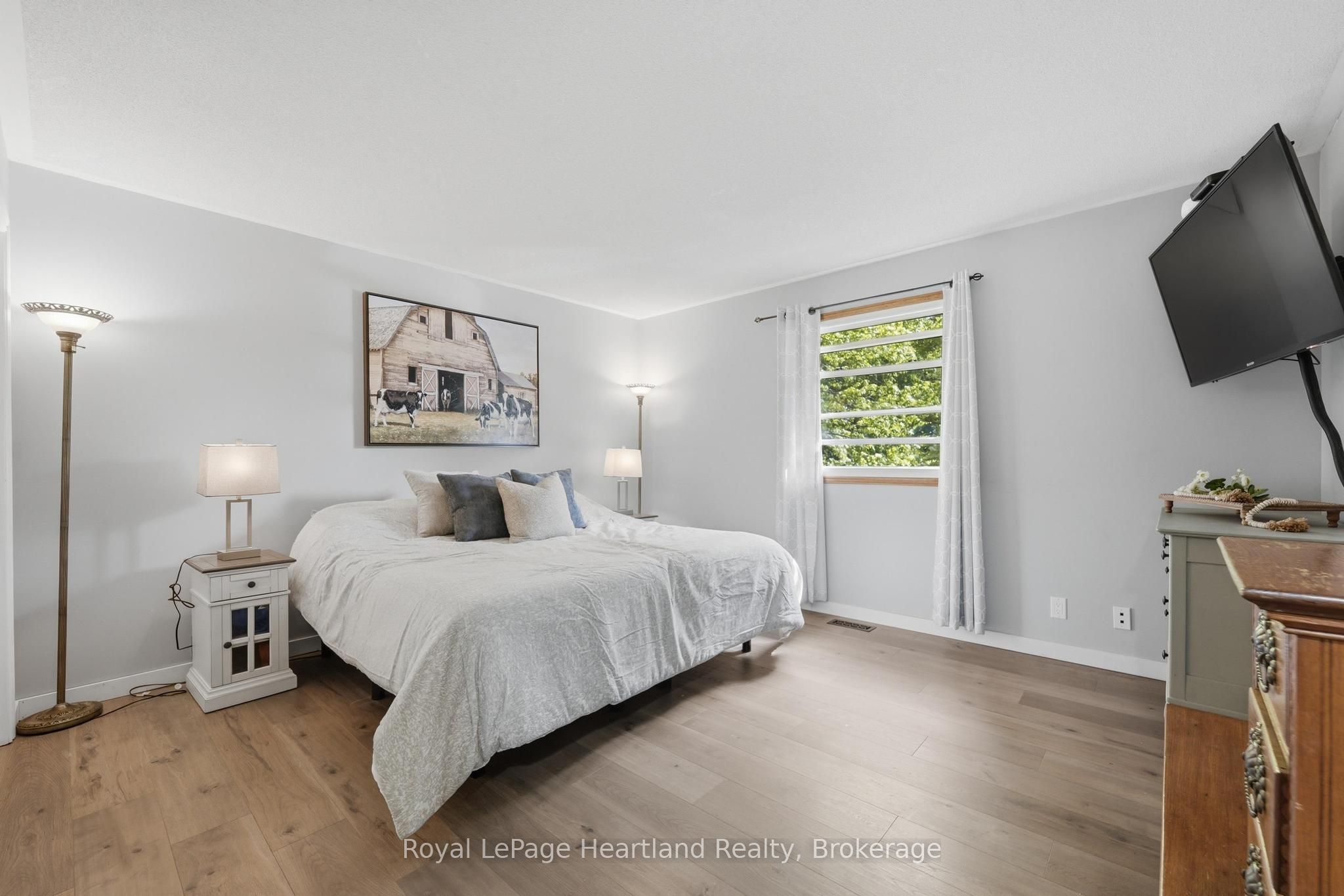 36589 Dunlop Drive Property Photo 18