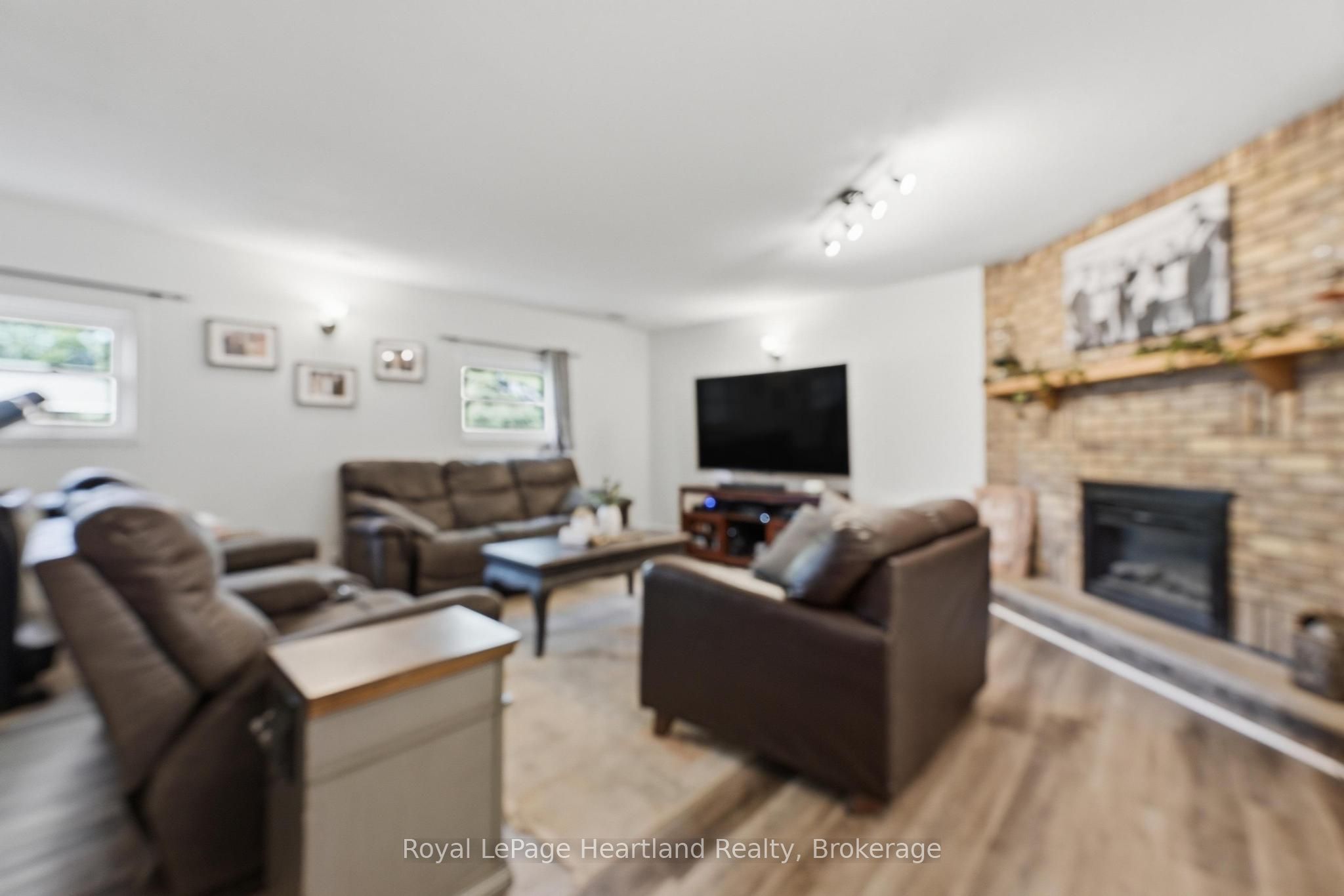 36589 Dunlop Drive Property Photo 23