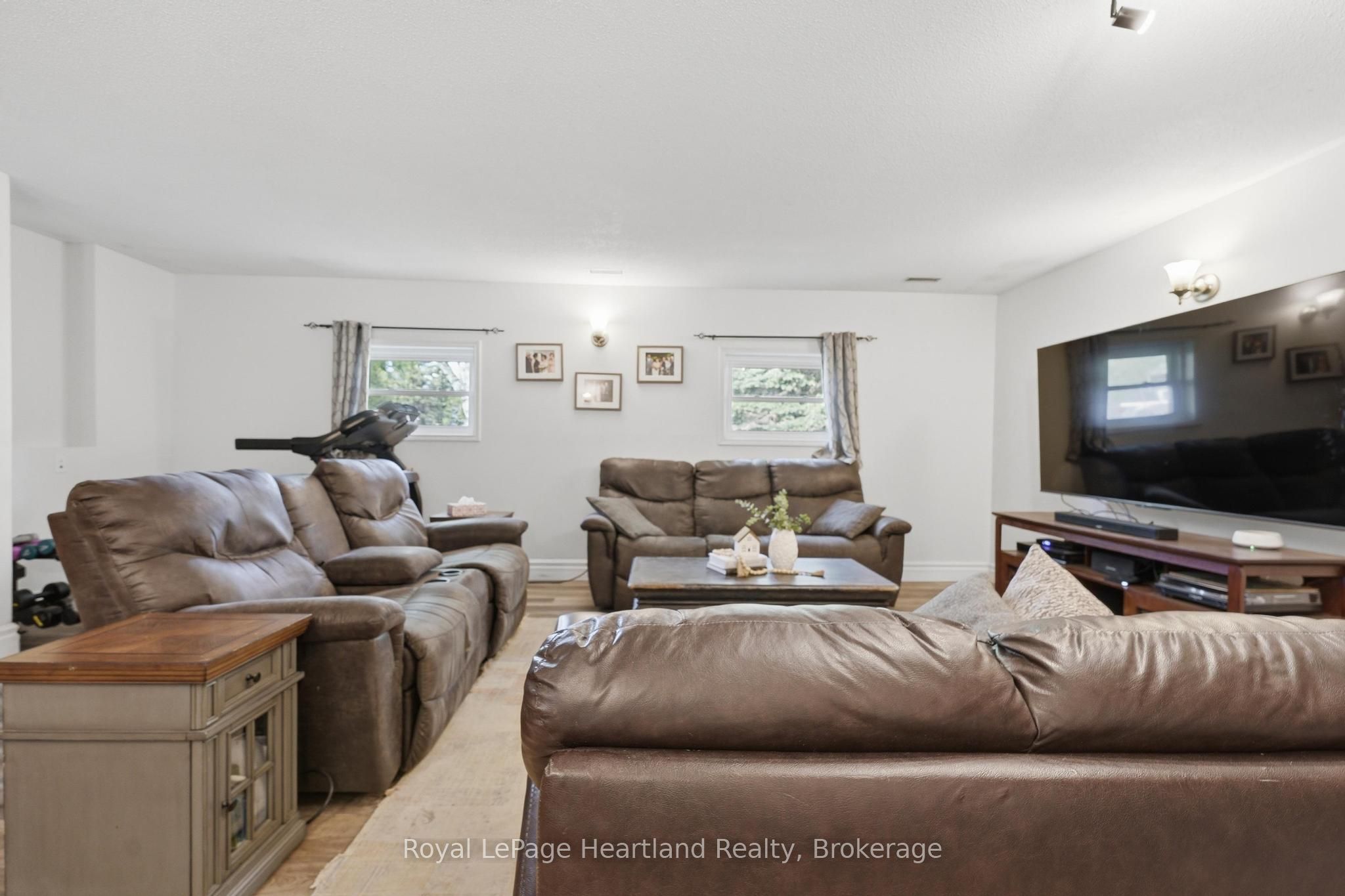 36589 Dunlop Drive Property Photo 26