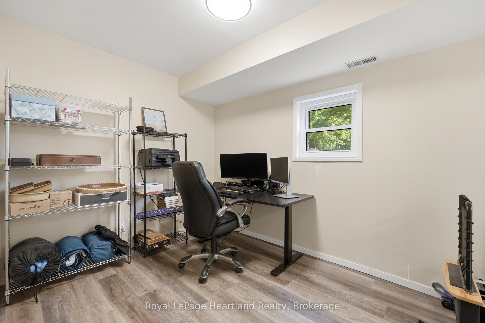 36589 Dunlop Drive Property Photo 27