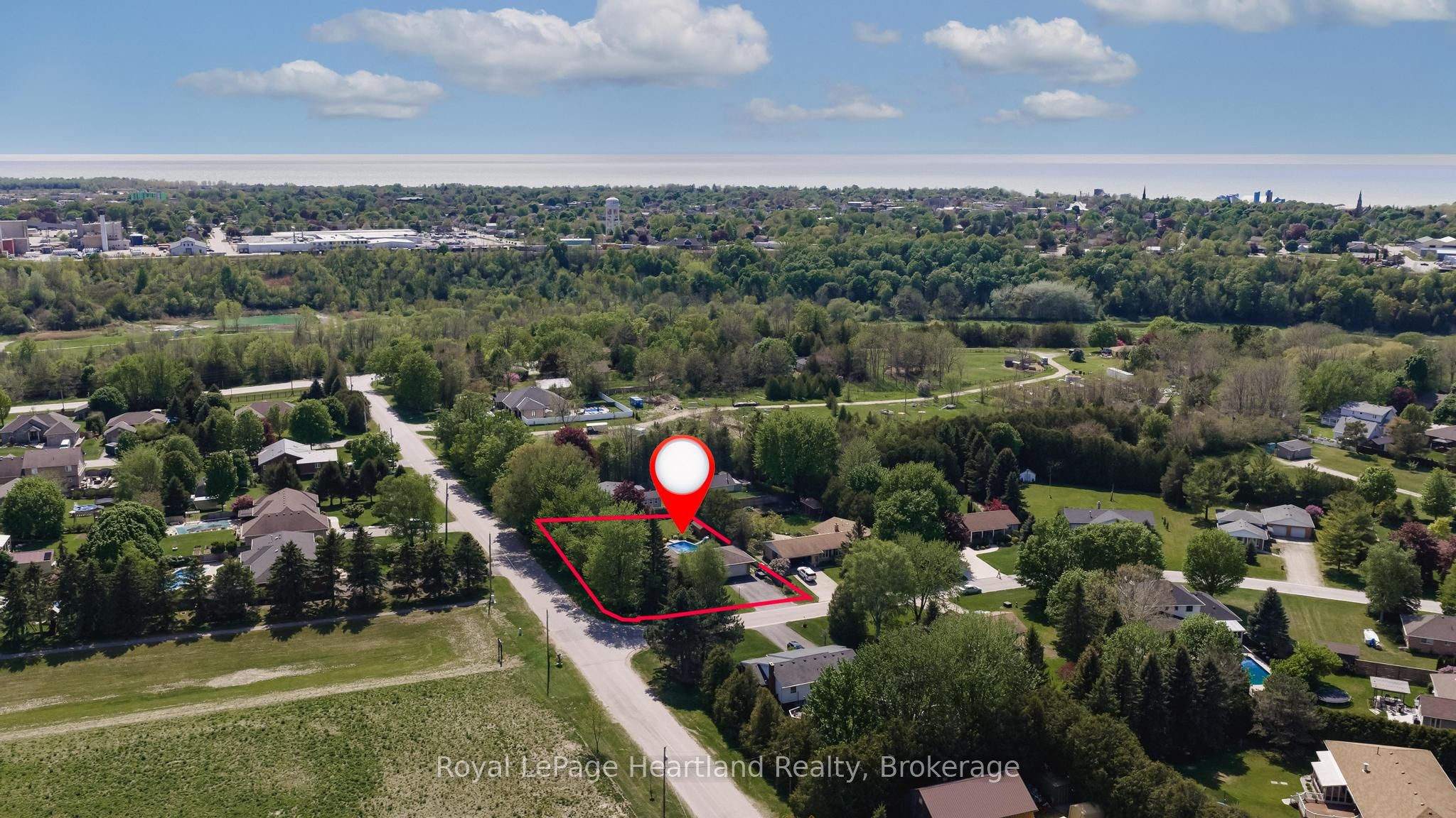 36589 Dunlop Drive Property Photo 41