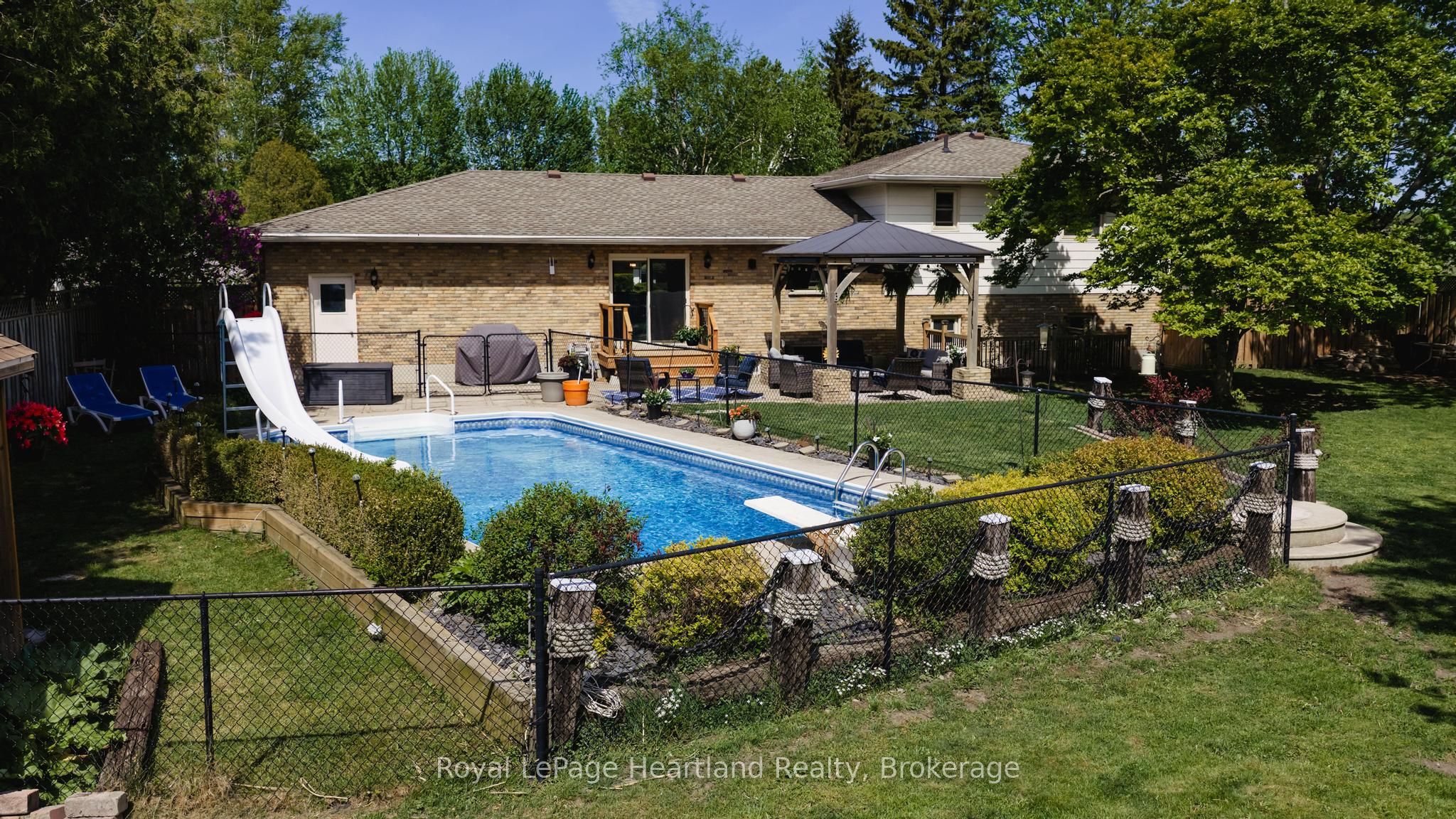 36589 Dunlop Drive Property Photo 48