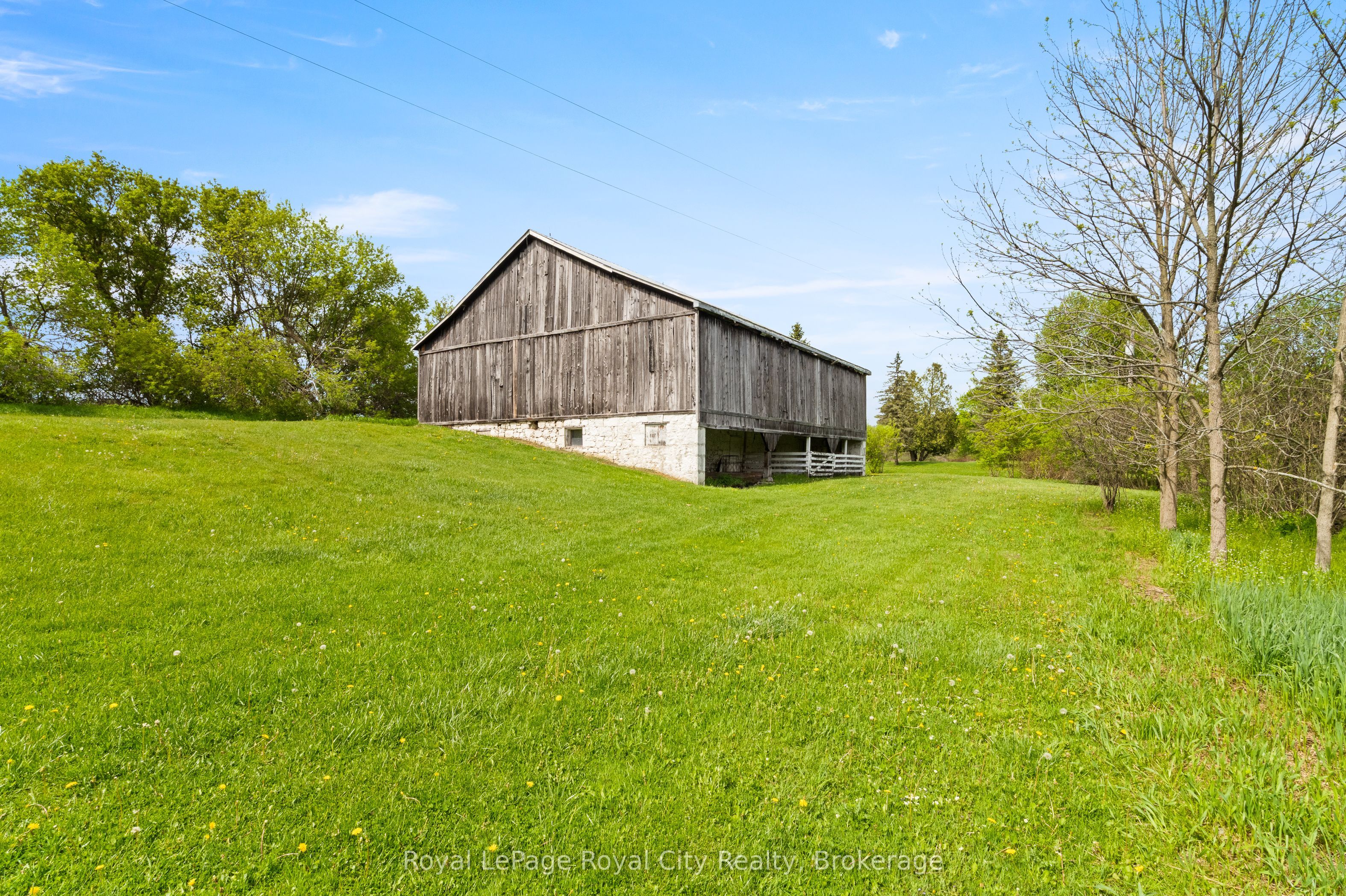 4963 Sixth Line Property Photo 8