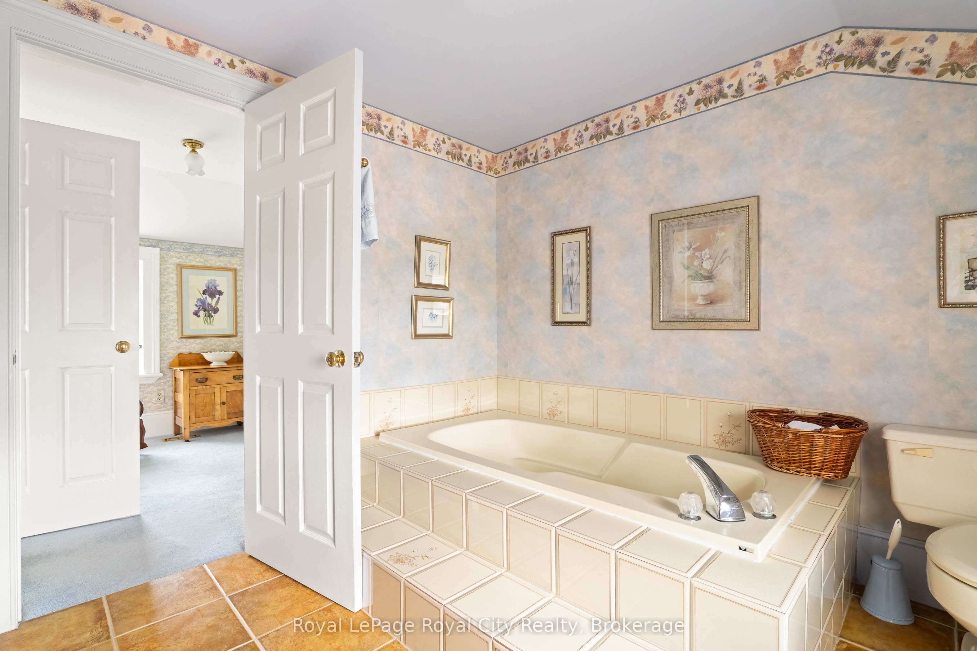 4963 Sixth Line Property Photo 34