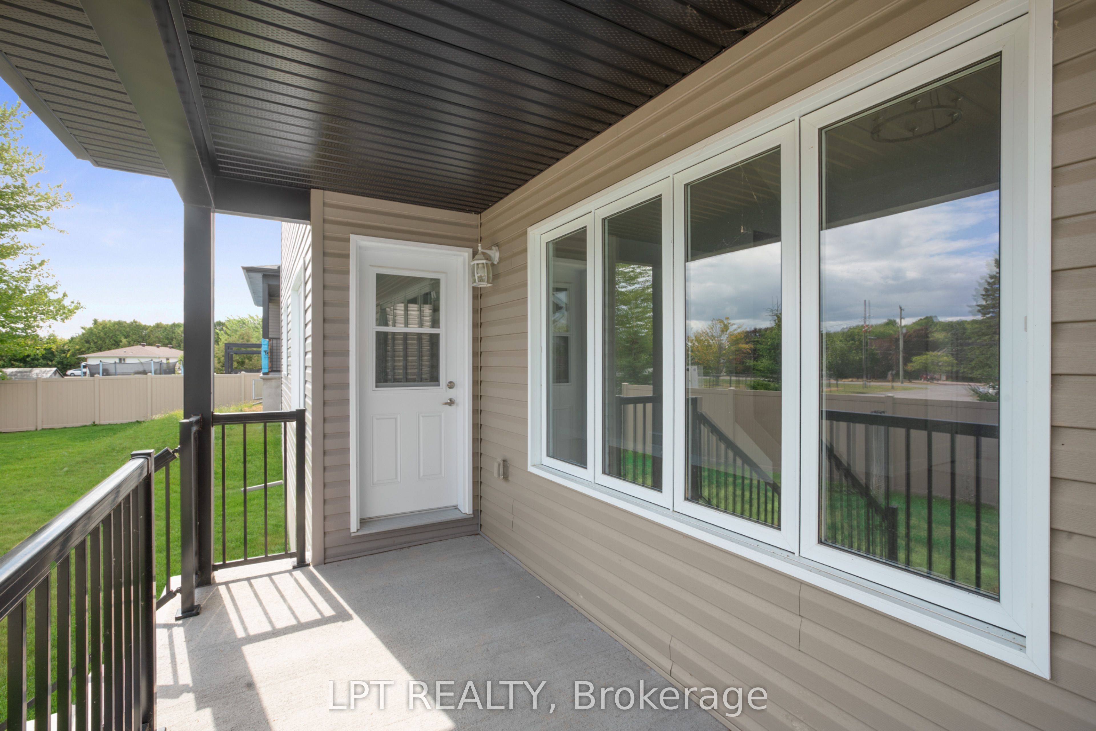 932 Katia Street Property Photo 38