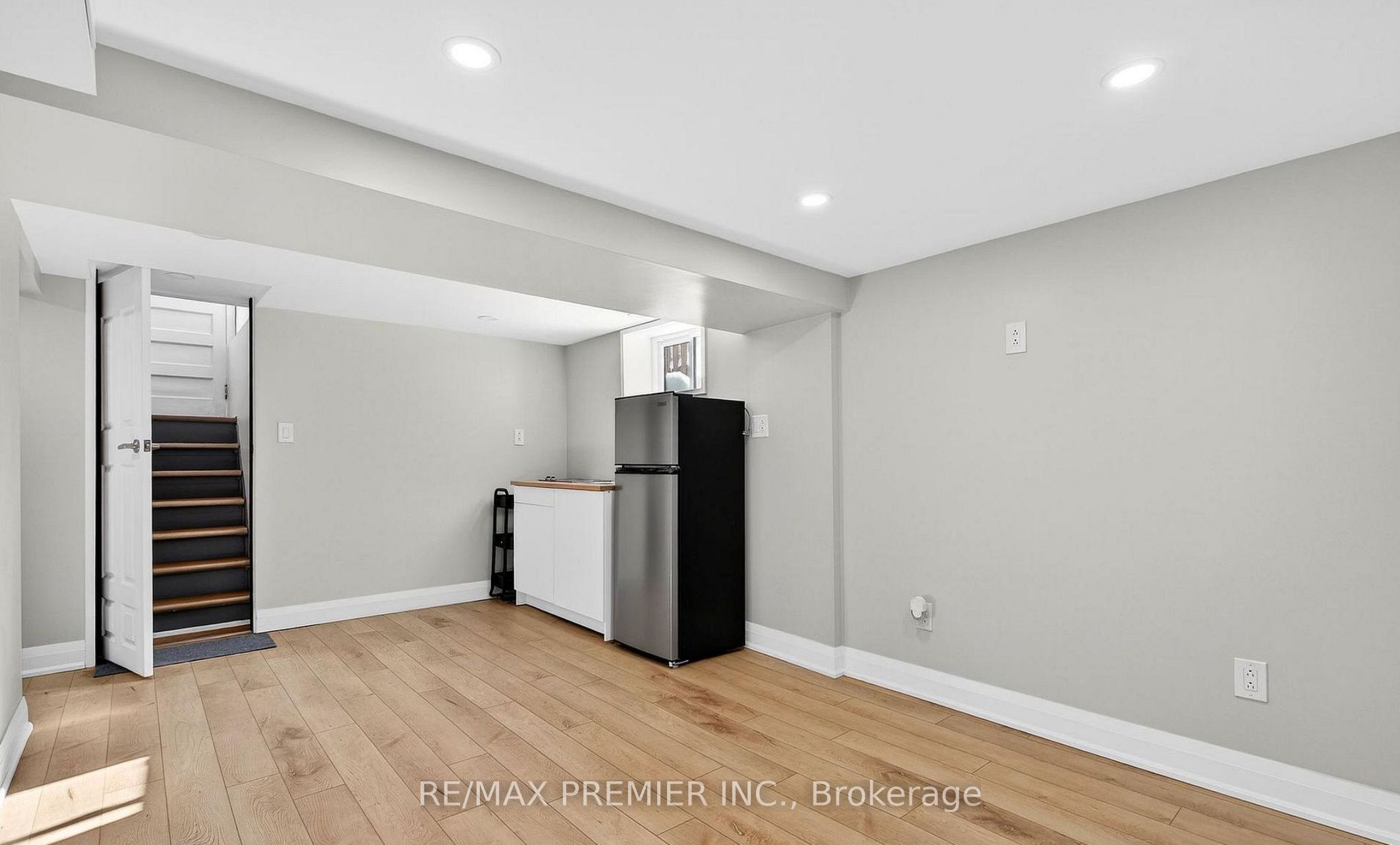 4848 Second Avenue Basement Property Photo 2