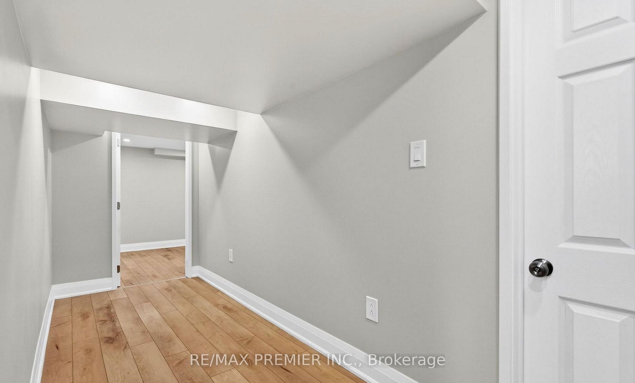 4848 Second Avenue Basement Property Photo 4