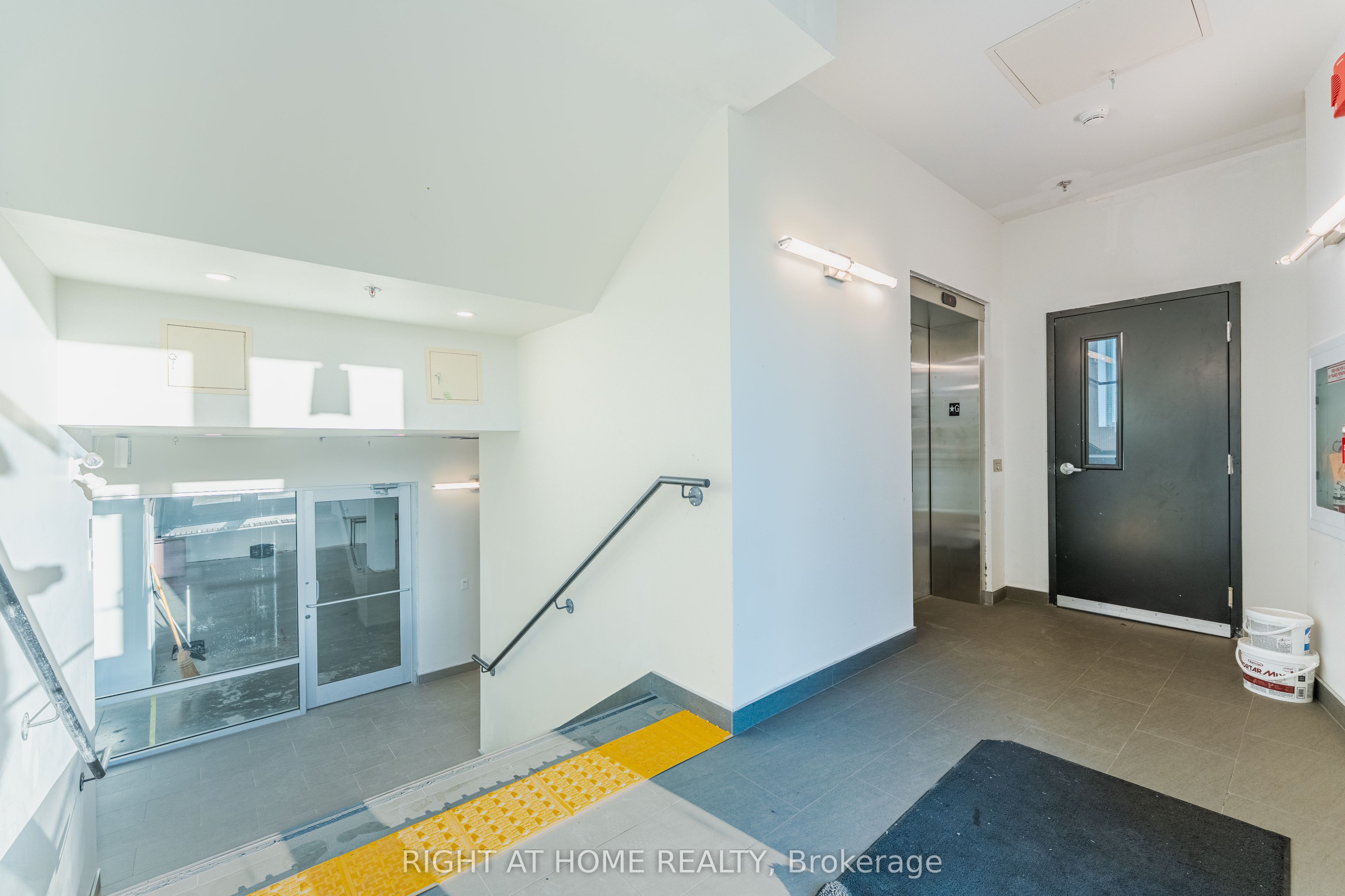 1637 Bank Street 101 Property Photo 5