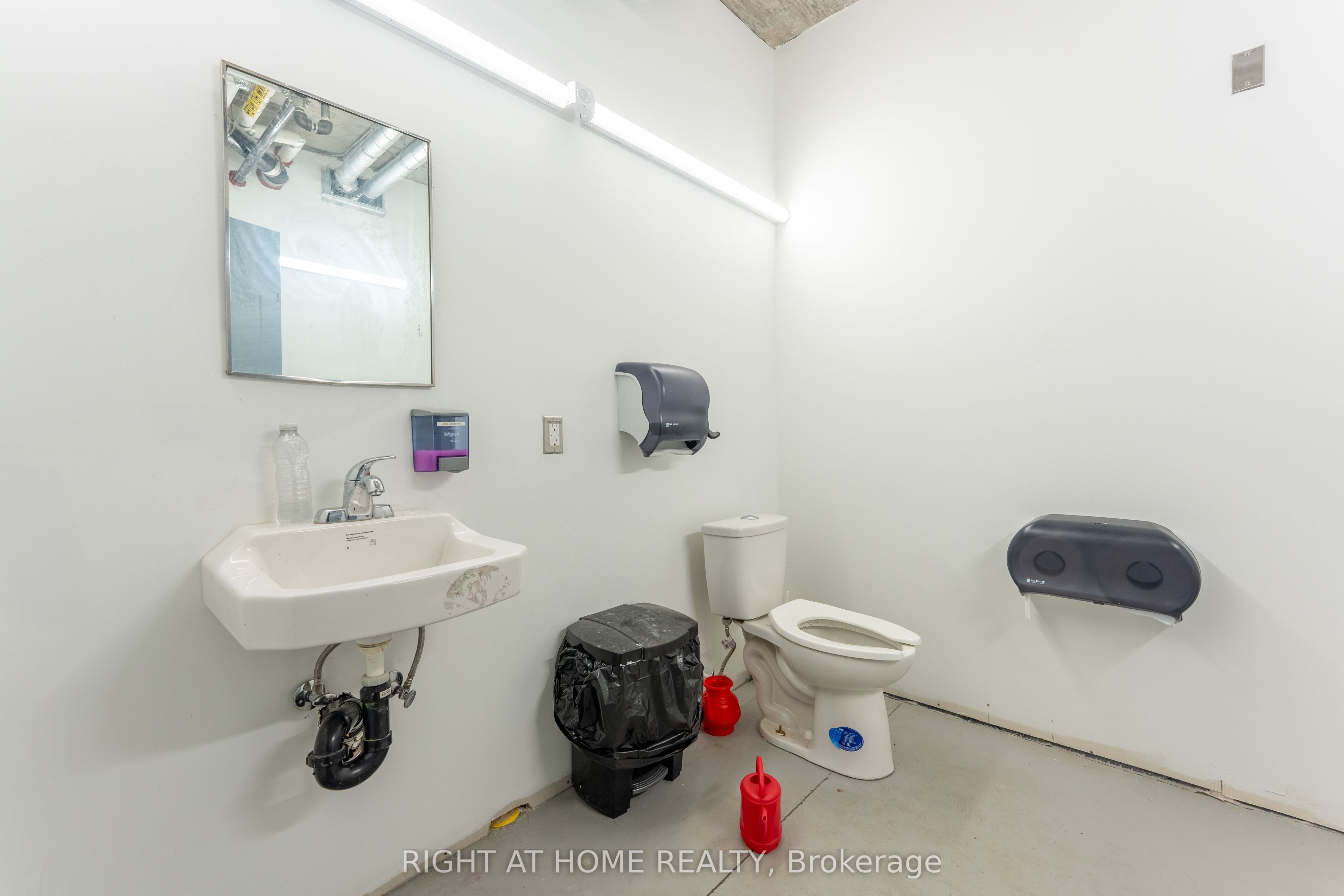 1637 Bank Street 101 Property Photo 13