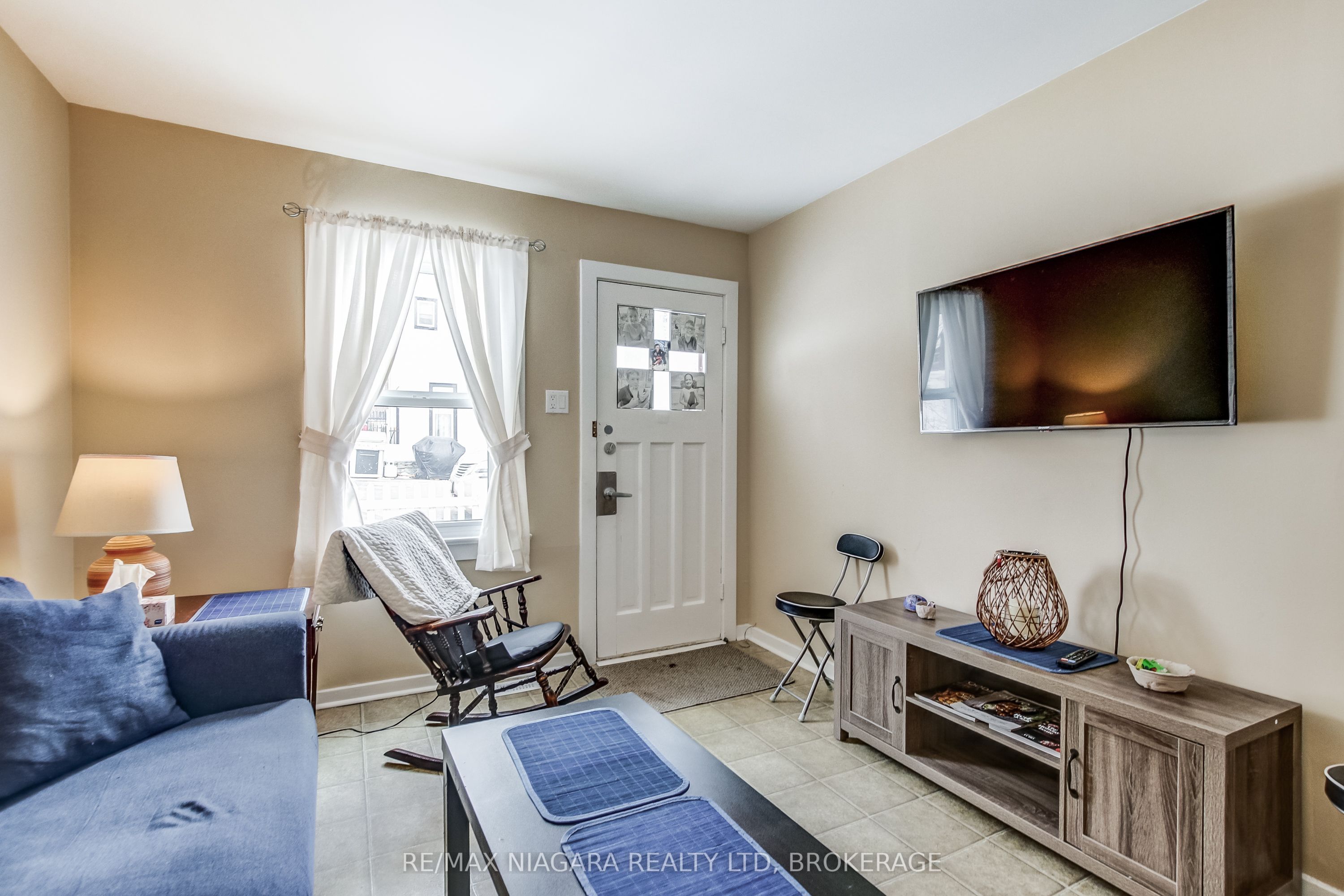 8 Catharine Street Property Photo 6