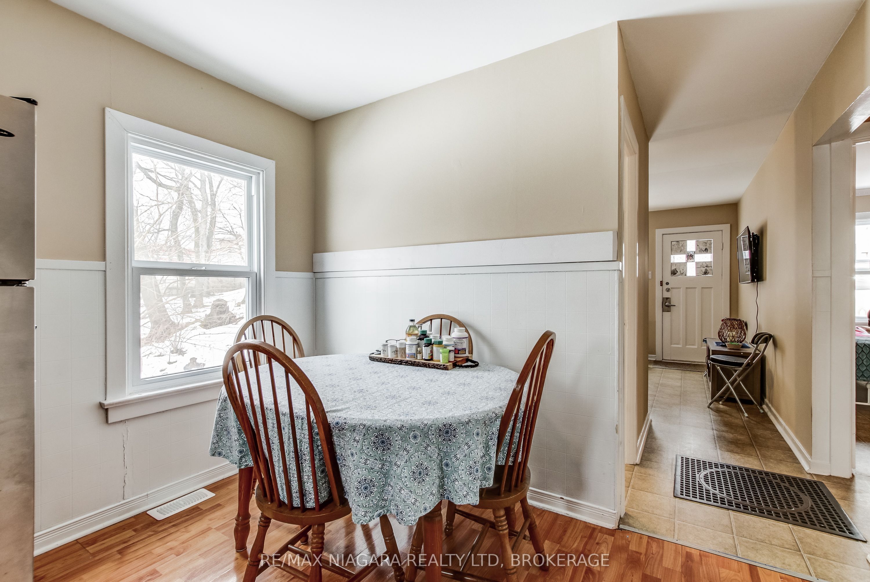 8 Catharine Street Property Photo 9
