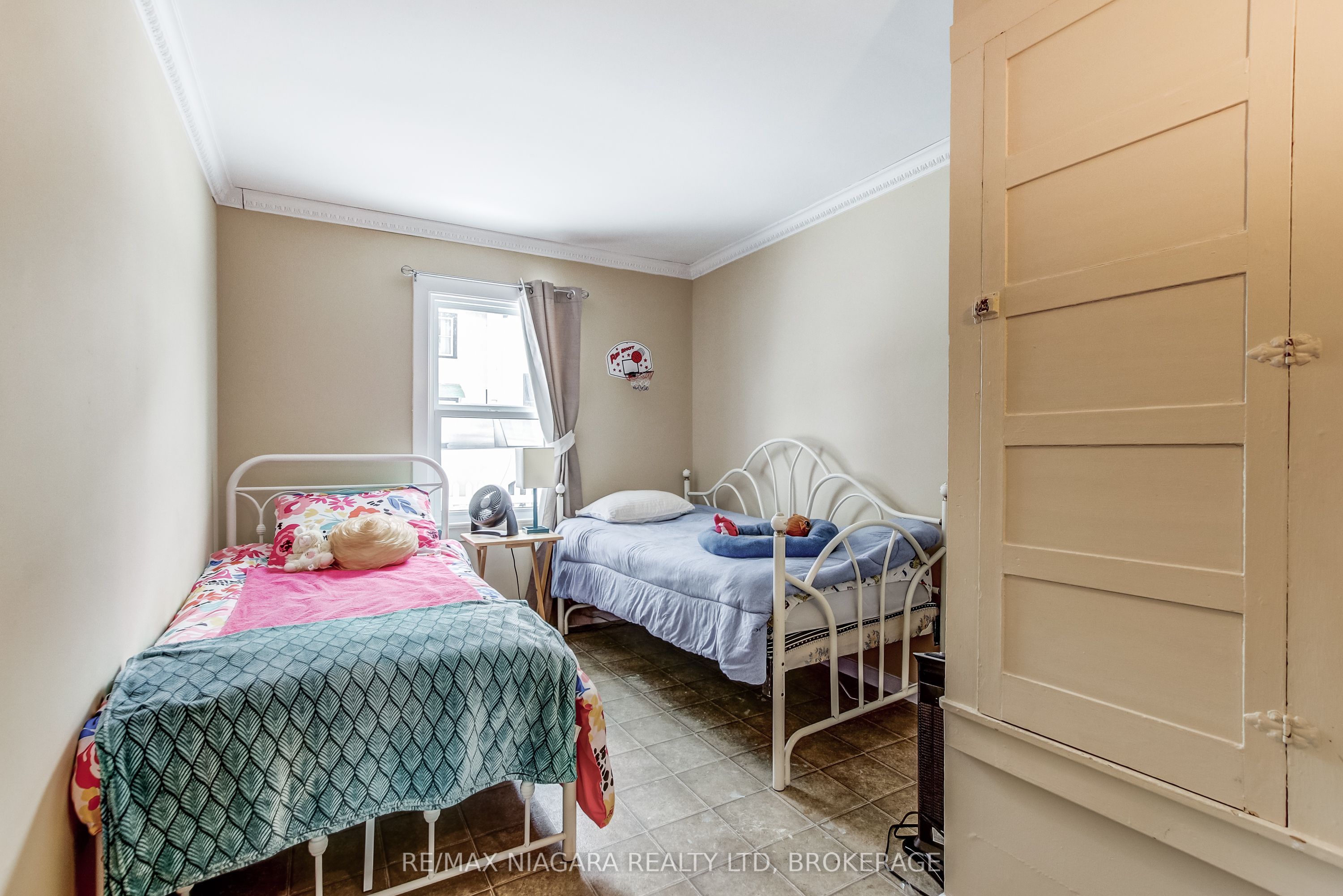 8 Catharine Street Property Photo 12