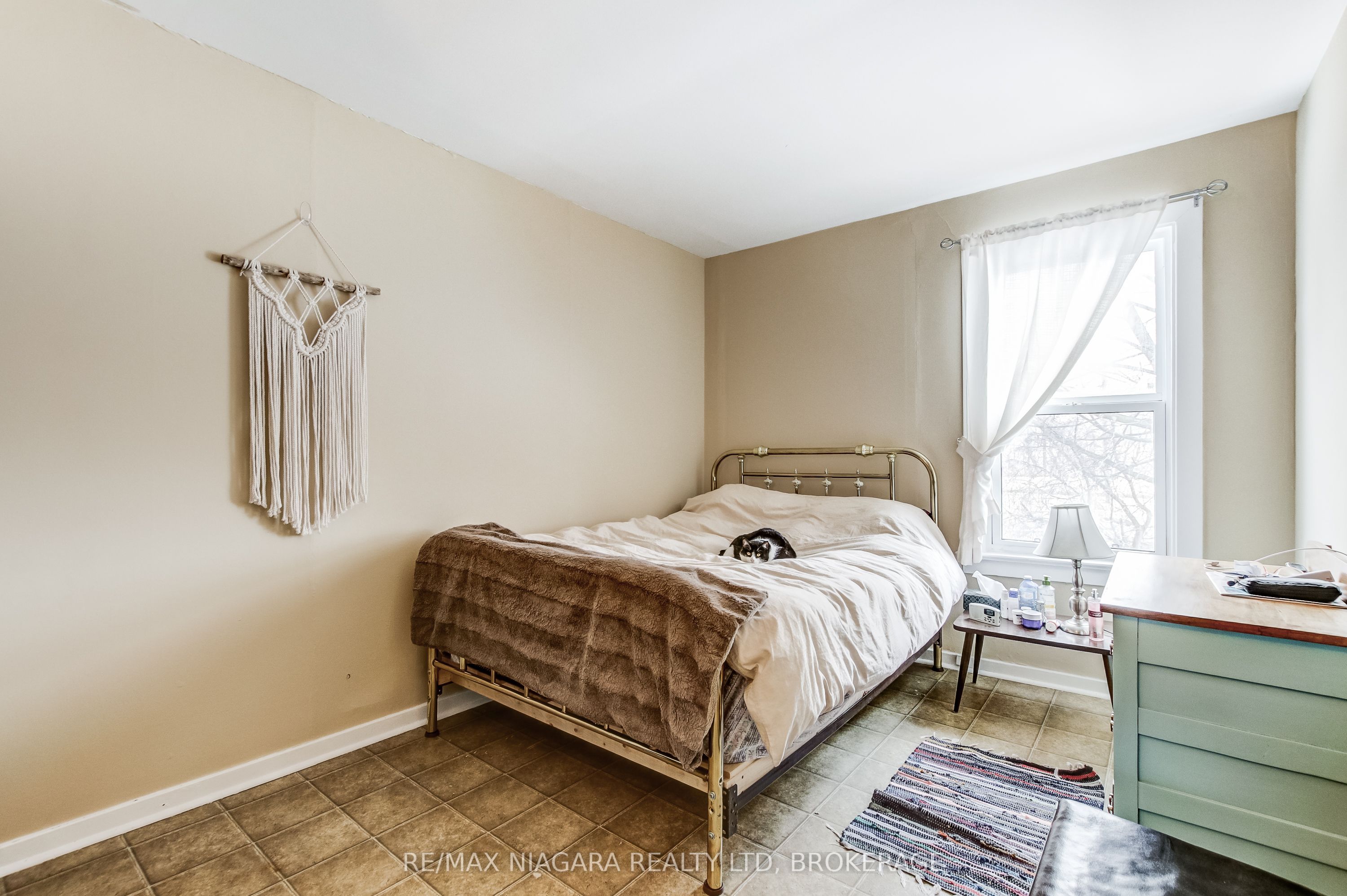 8 Catharine Street Property Photo 13