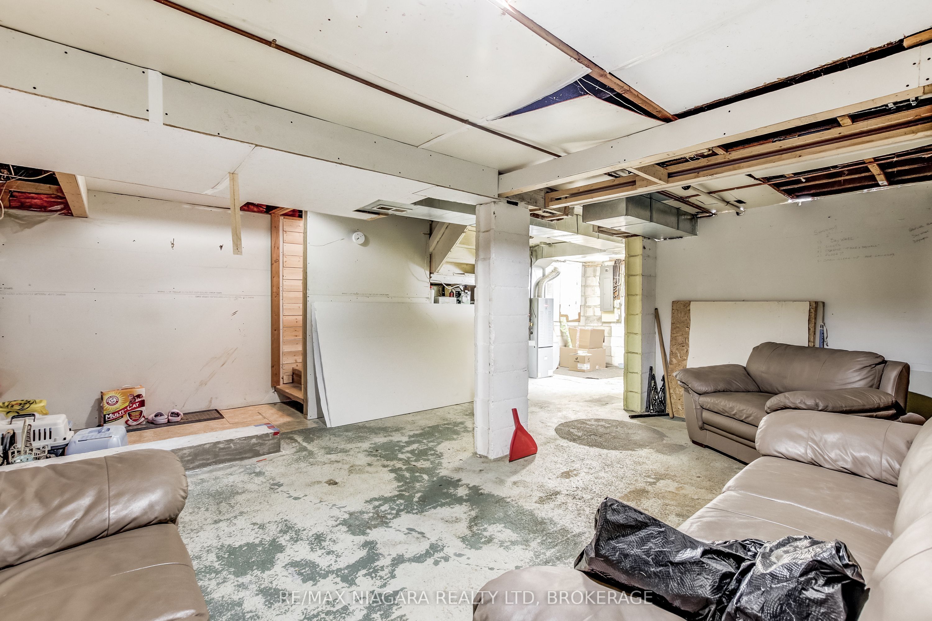 8 Catharine Street Property Photo 15