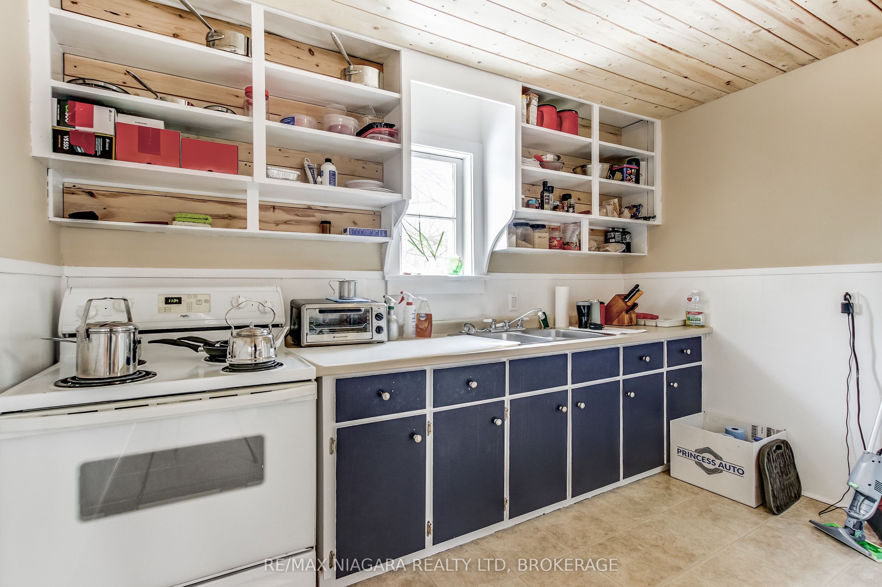 8 Catharine Street Property Photo 25