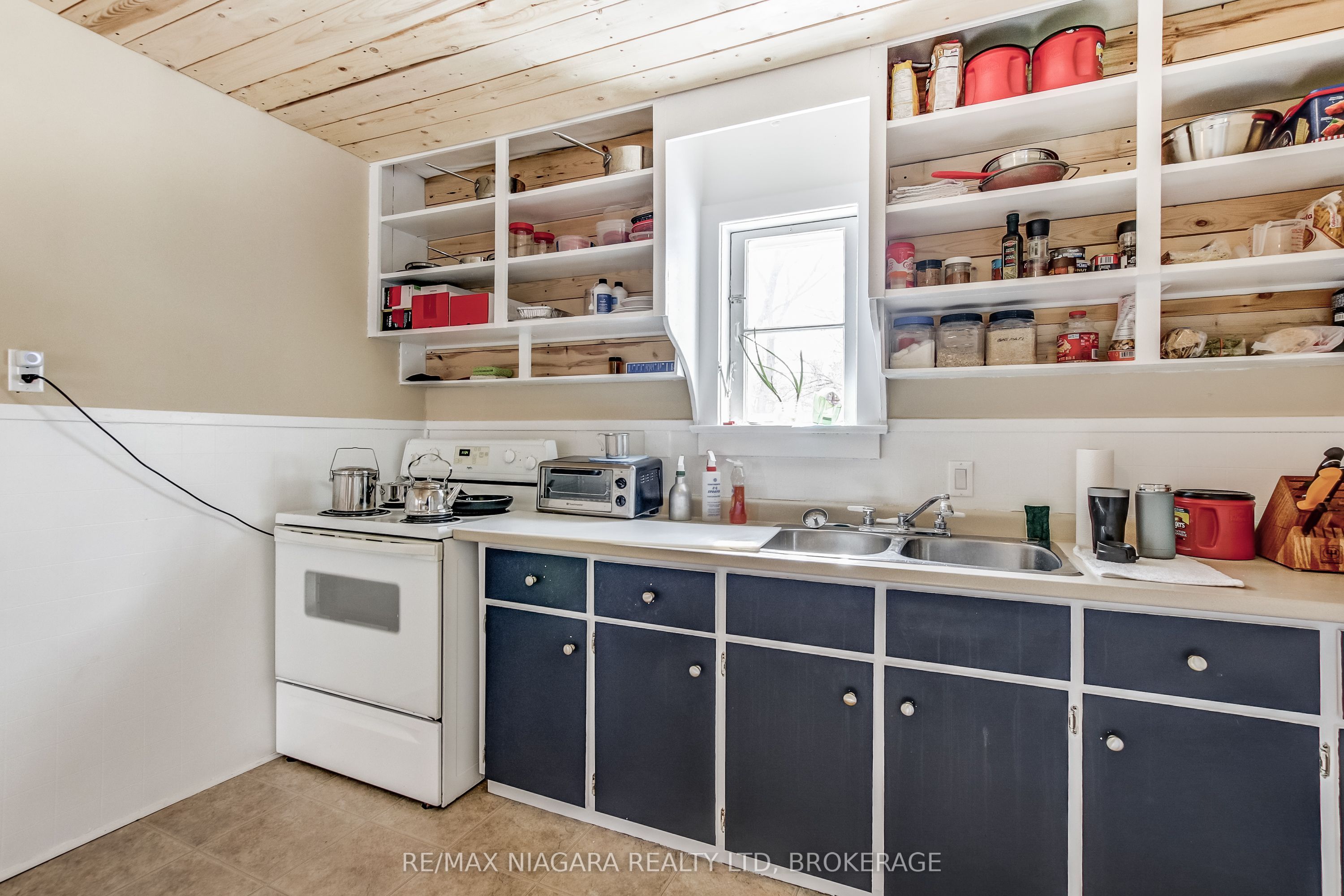 8 Catharine Street Property Photo 26