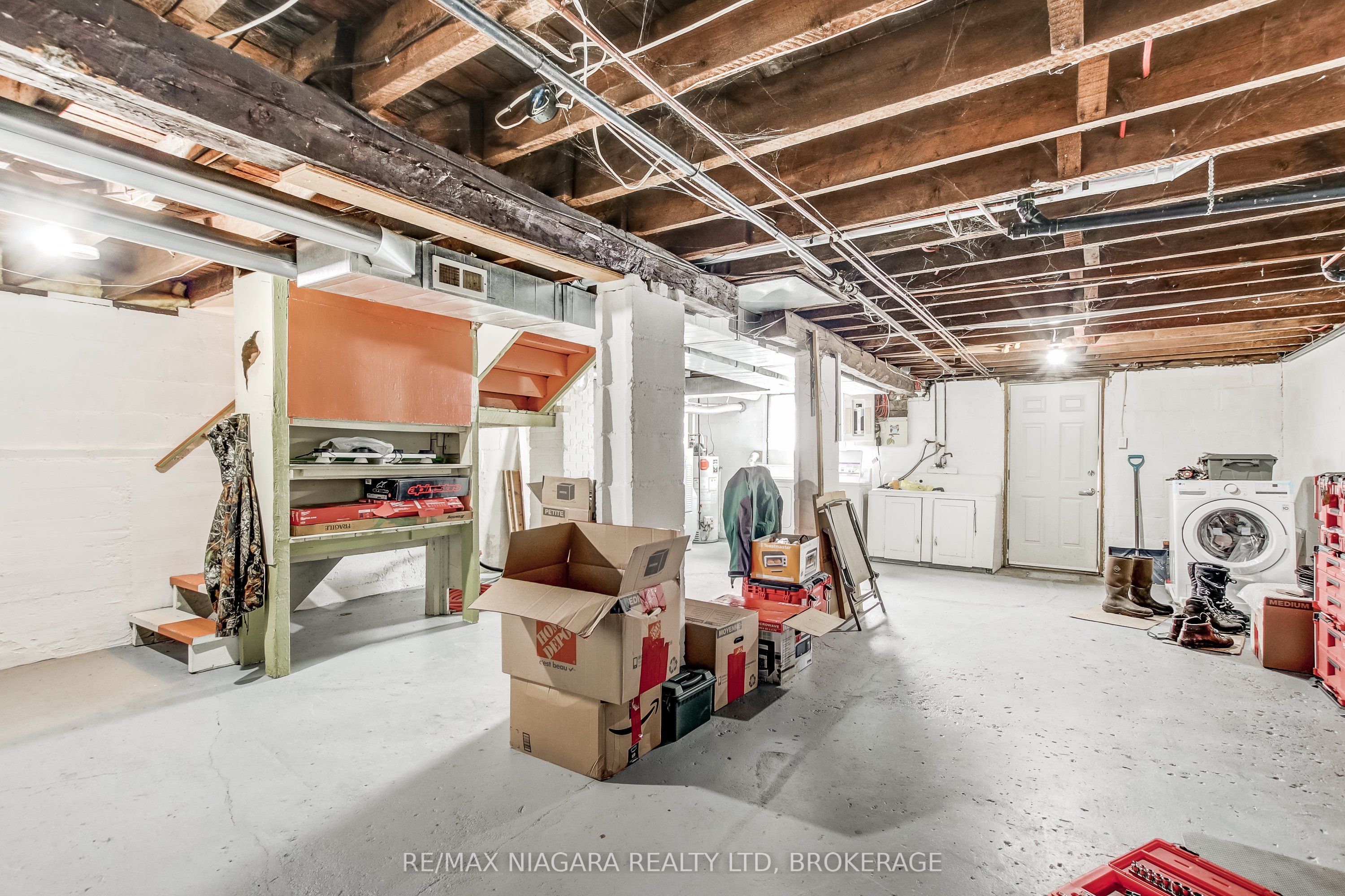 8 Catharine Street Property Photo 32