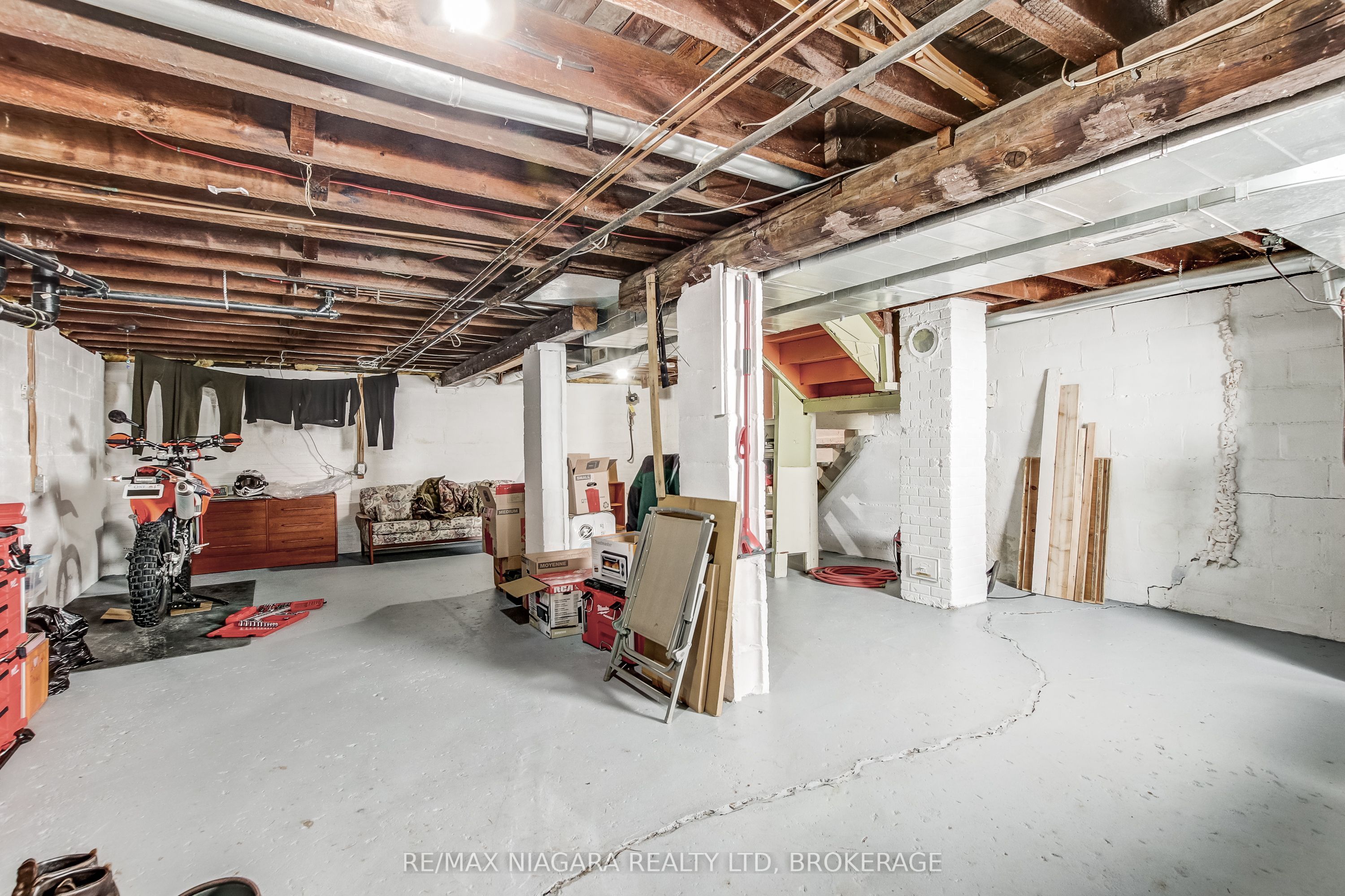 8 Catharine Street Property Photo 33
