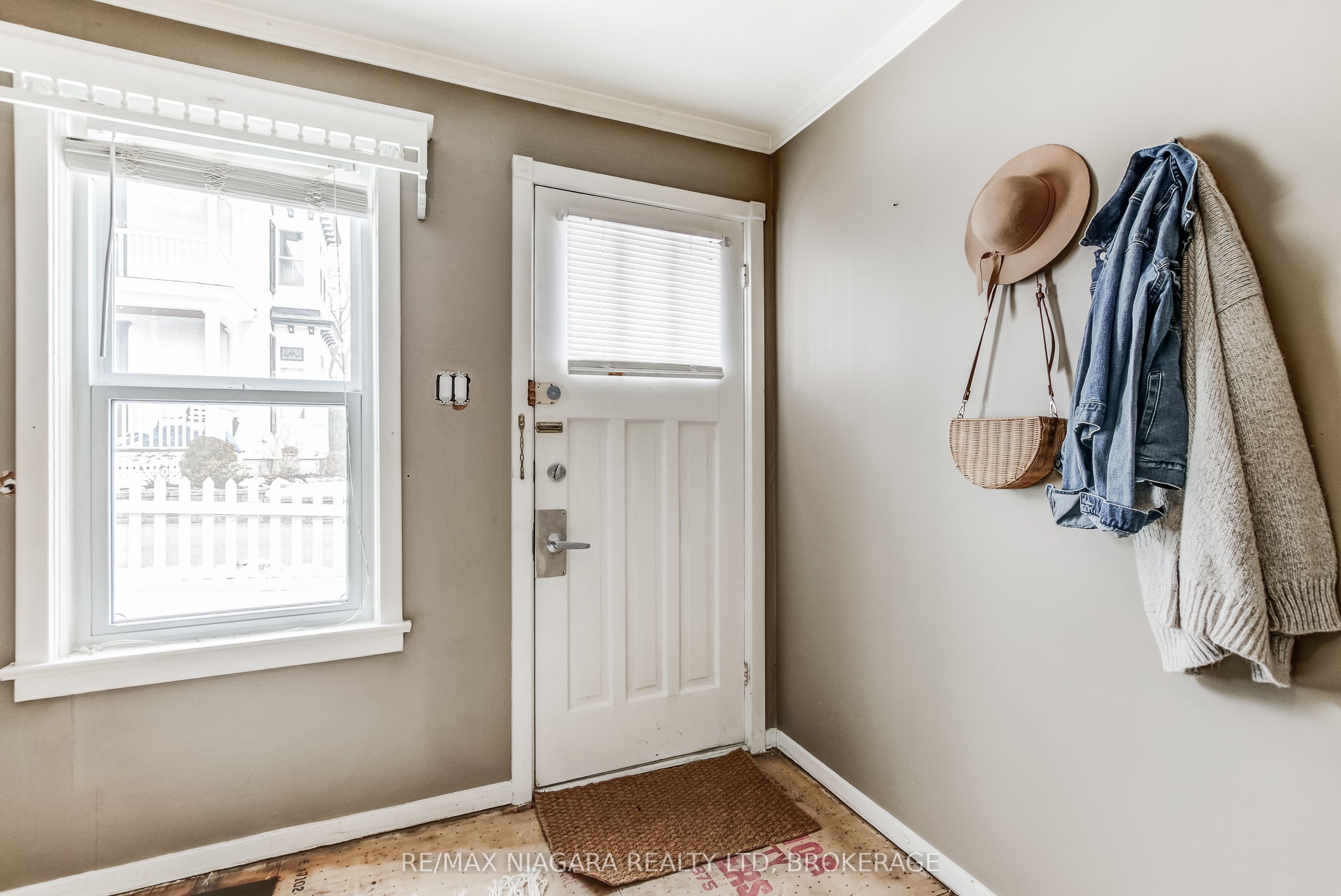 8 Catharine Street Property Photo 35
