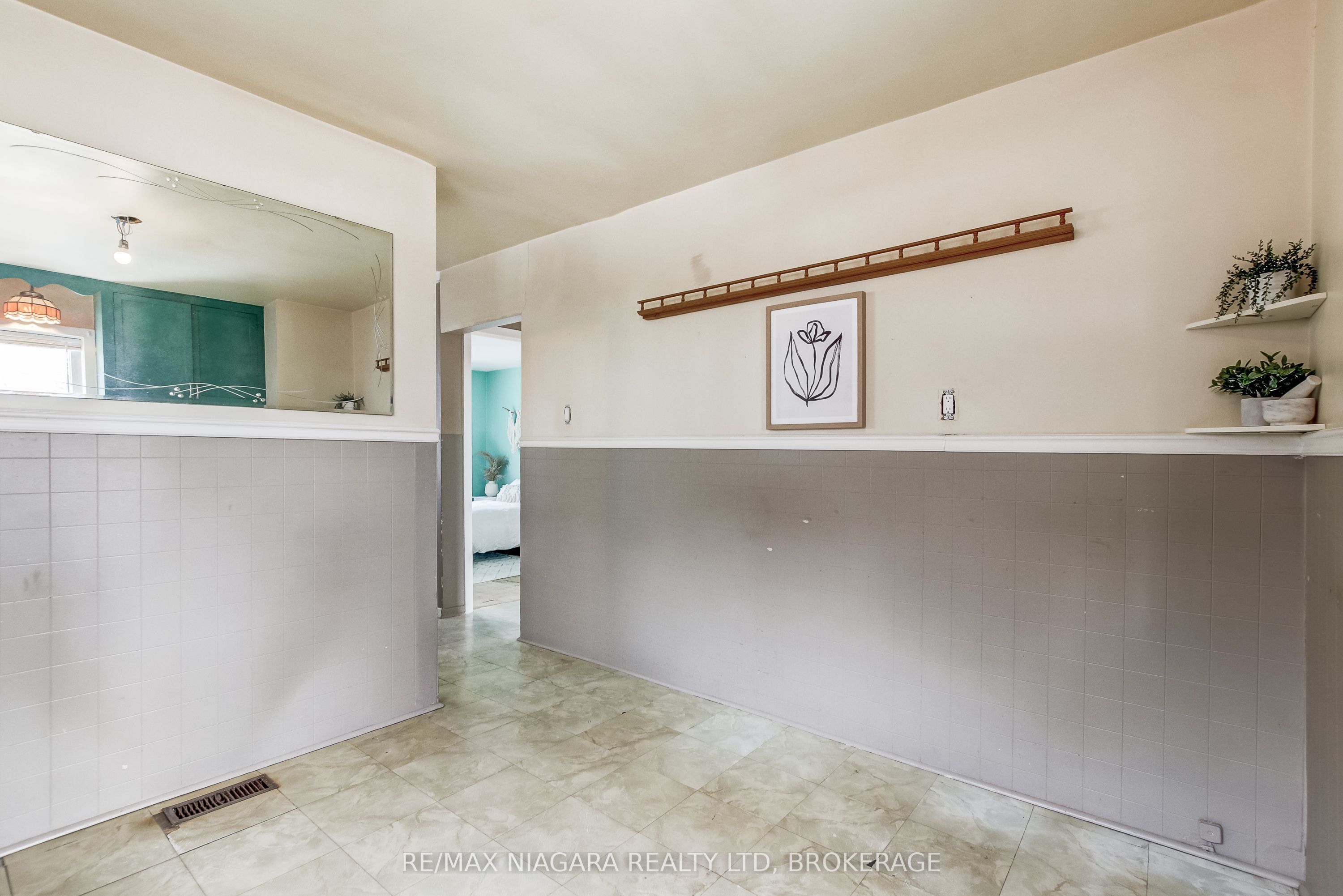 8 Catharine Street Property Photo 42