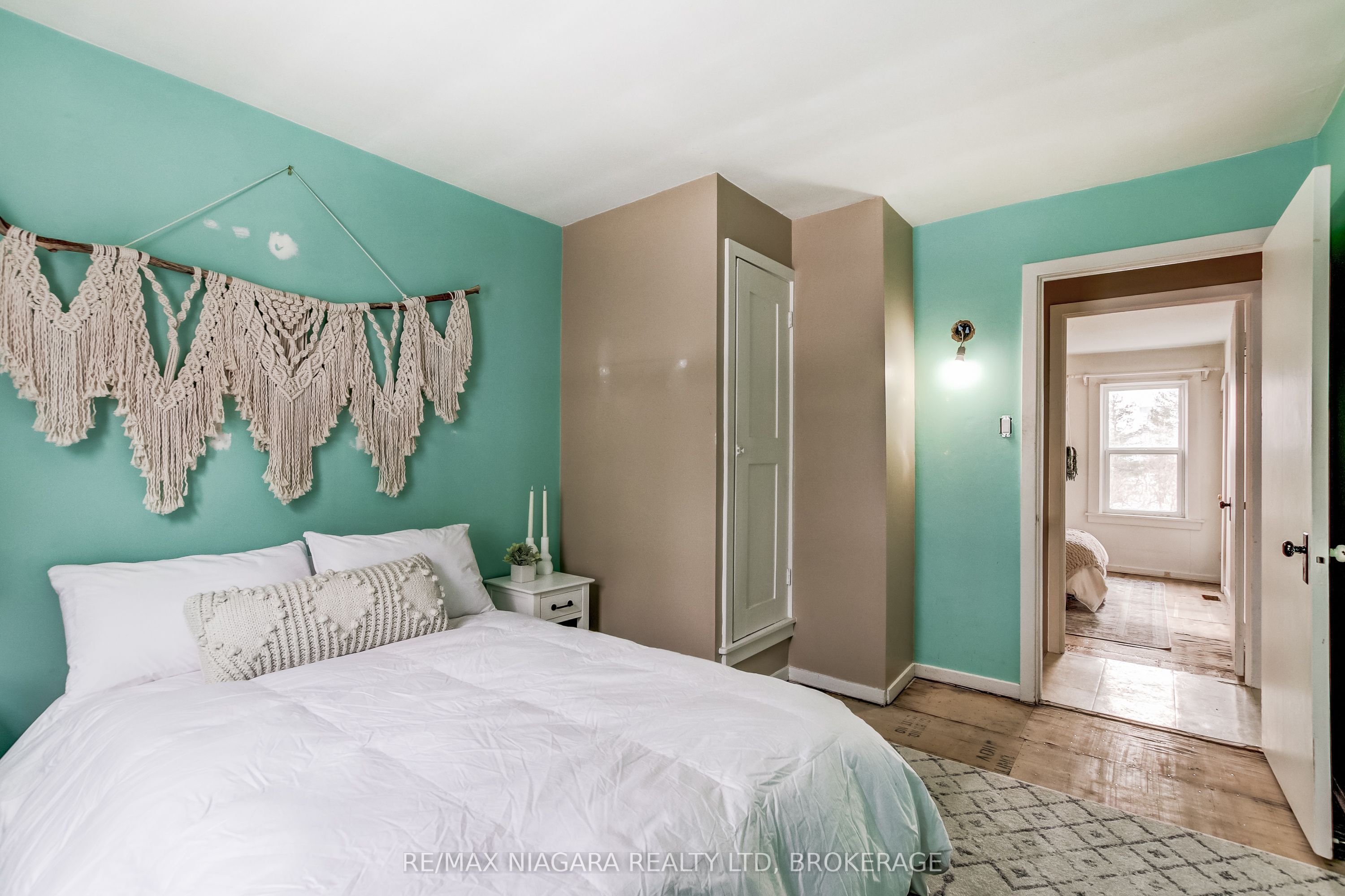 8 Catharine Street Property Photo 46