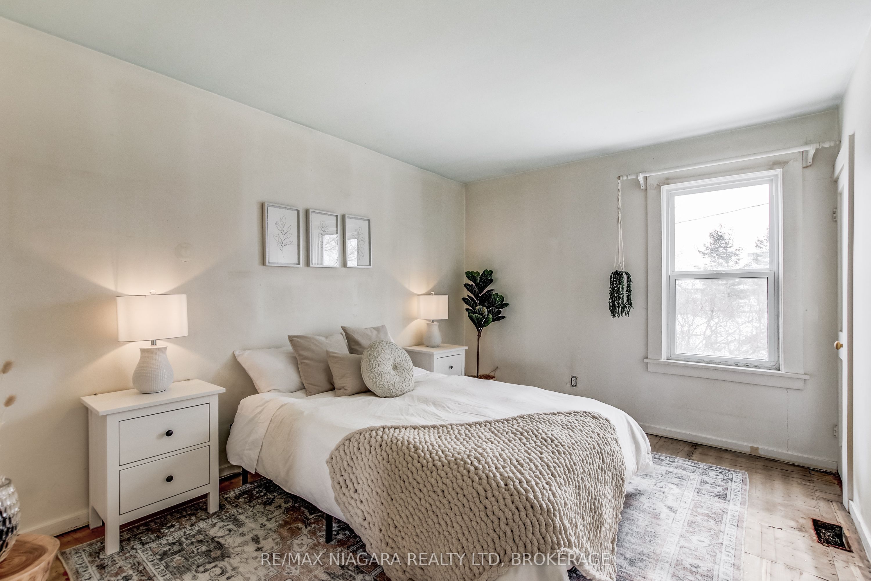 8 Catharine Street Property Photo 47