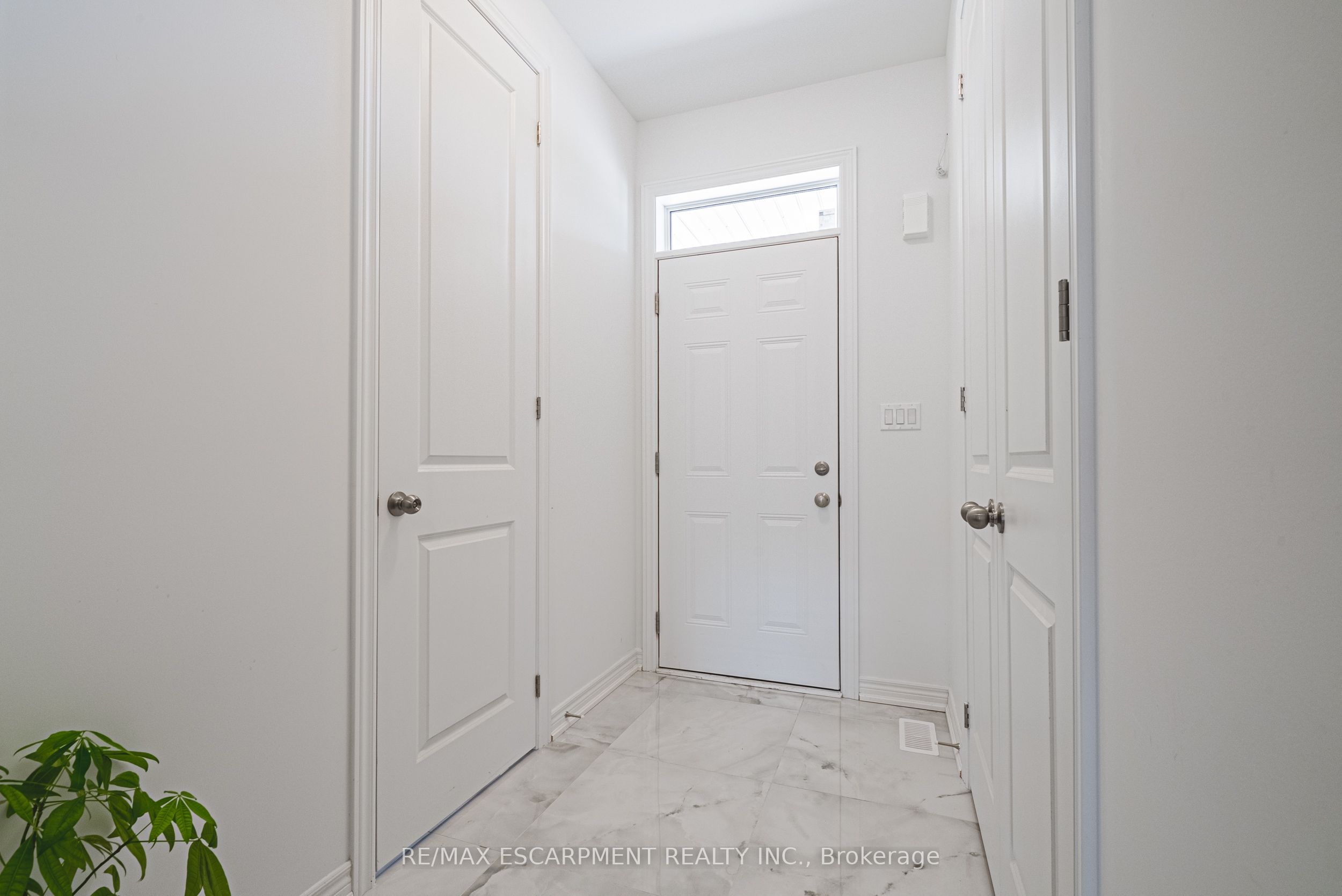 11 Davinci Boulevard Property Photo 3