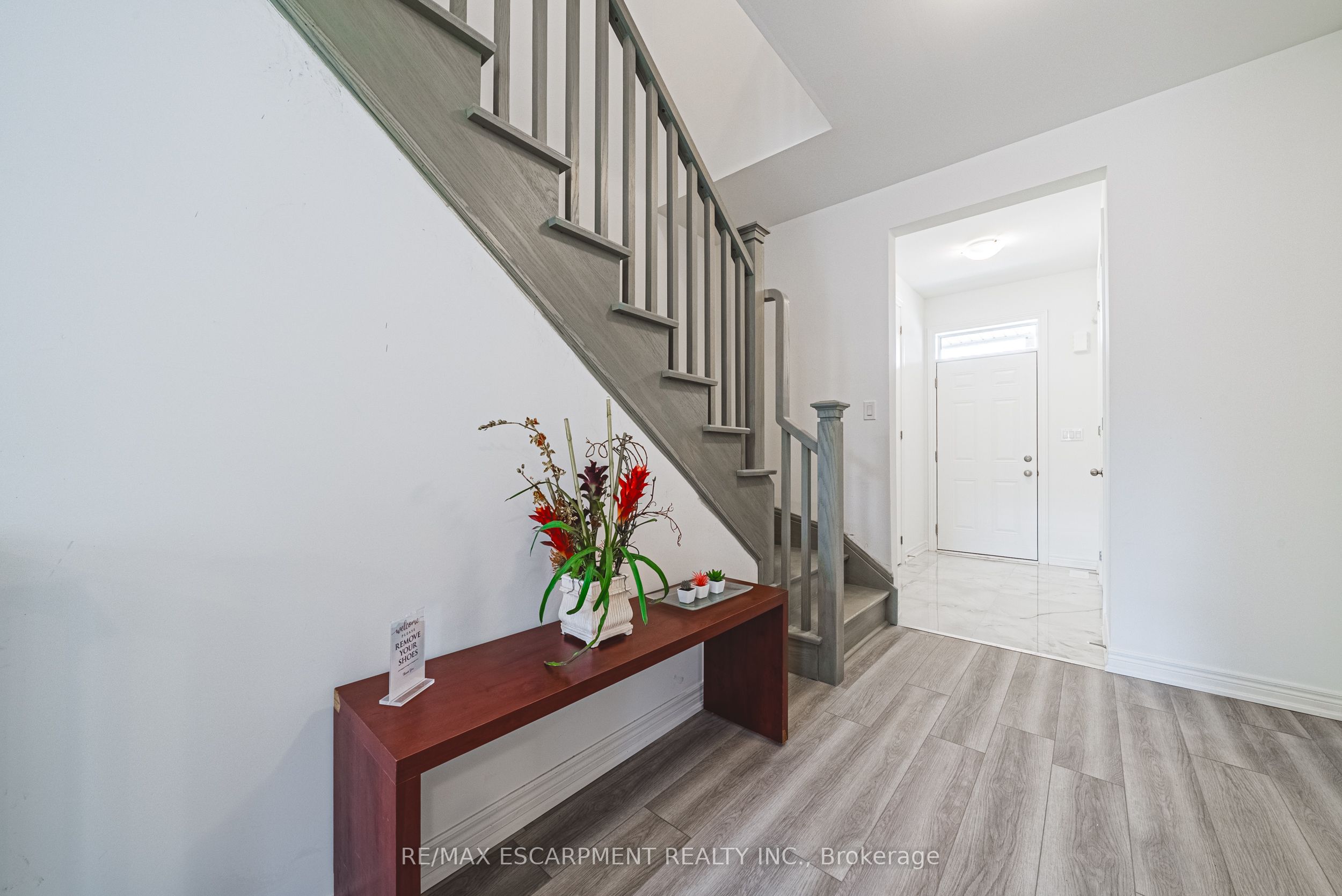 11 Davinci Boulevard Property Photo 6