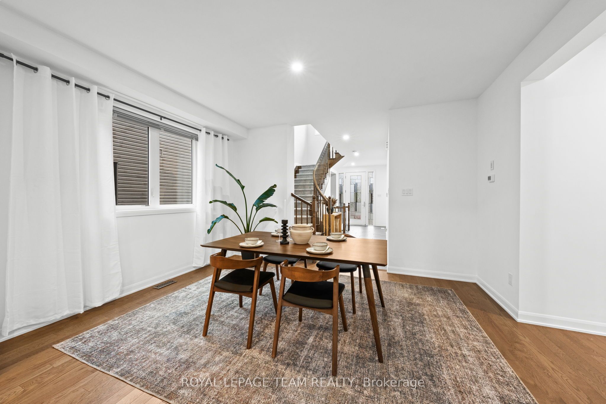 1007 Offley Road Property Photo 9